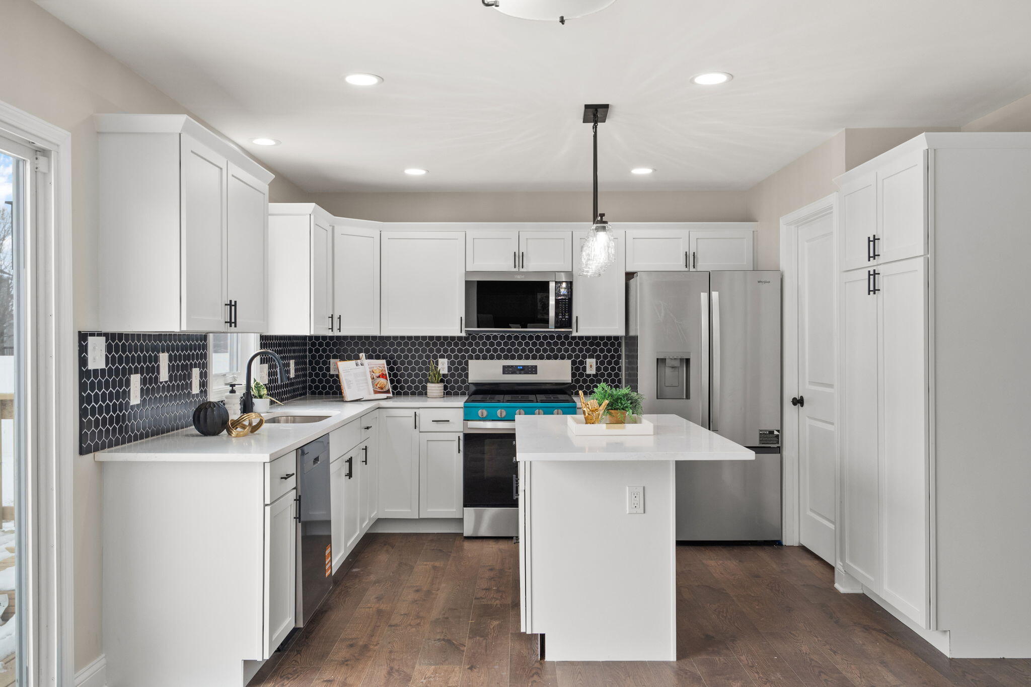 1243 Center Ross Road