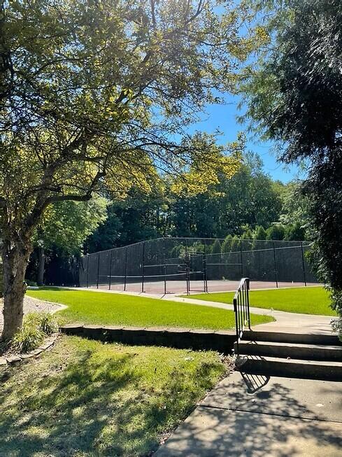 1725 Homan Drive Unit: 305