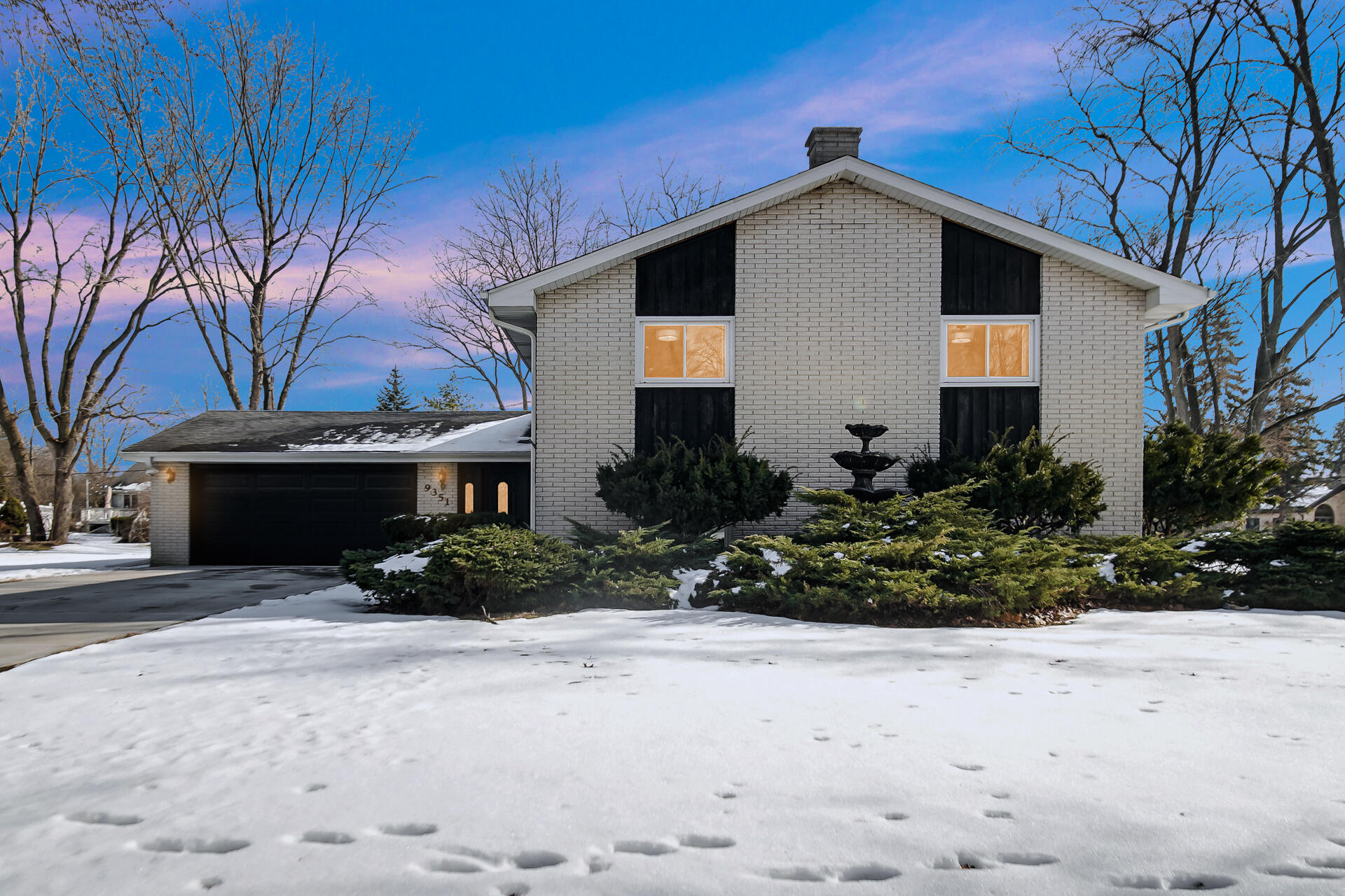 9351 Northcote Avenue