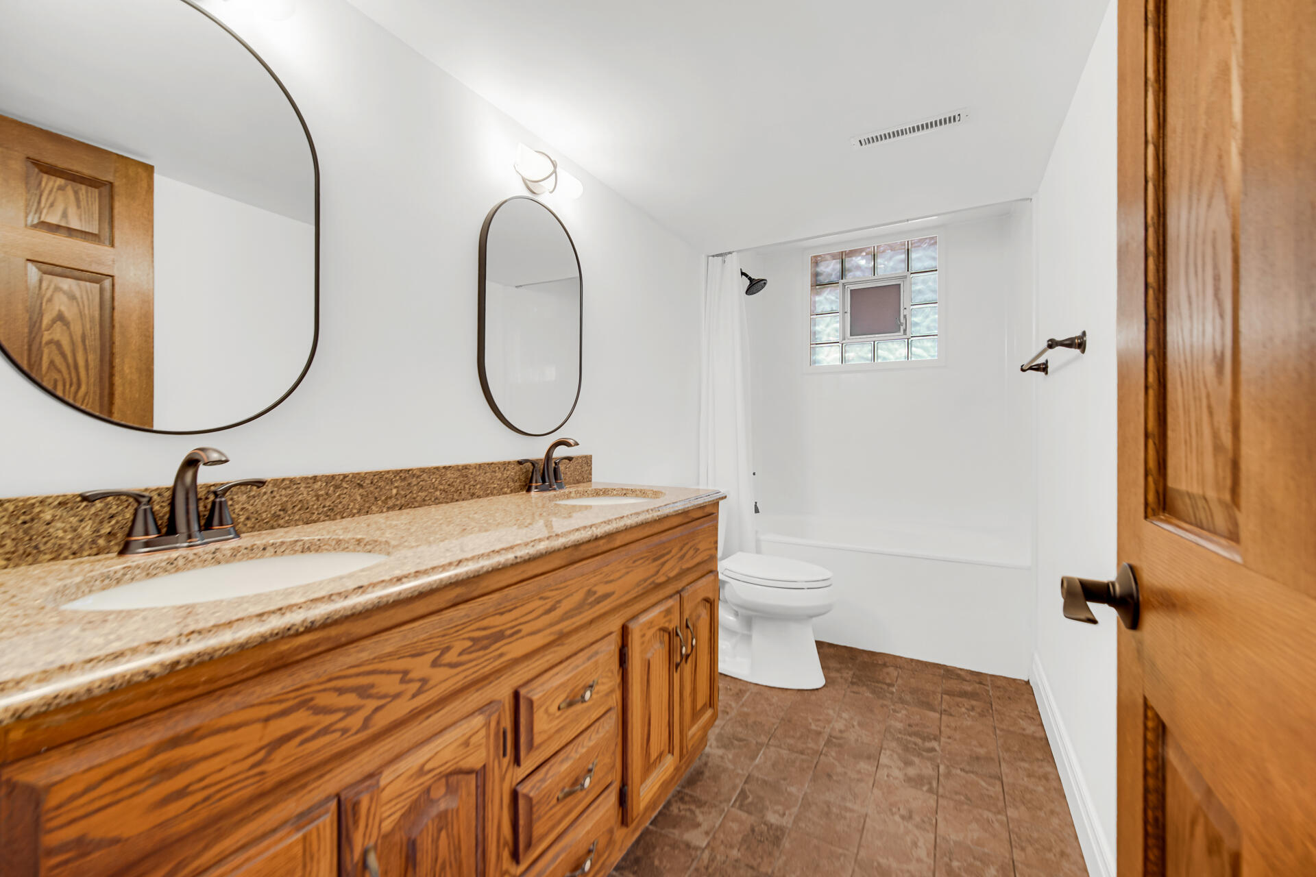 9351 Northcote Avenue