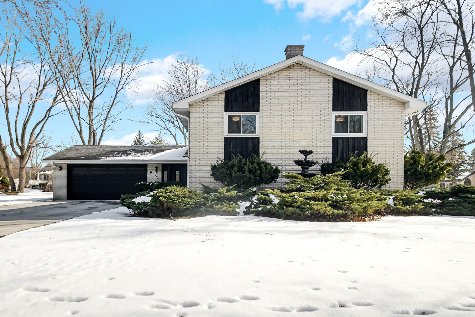 9351 Northcote Avenue