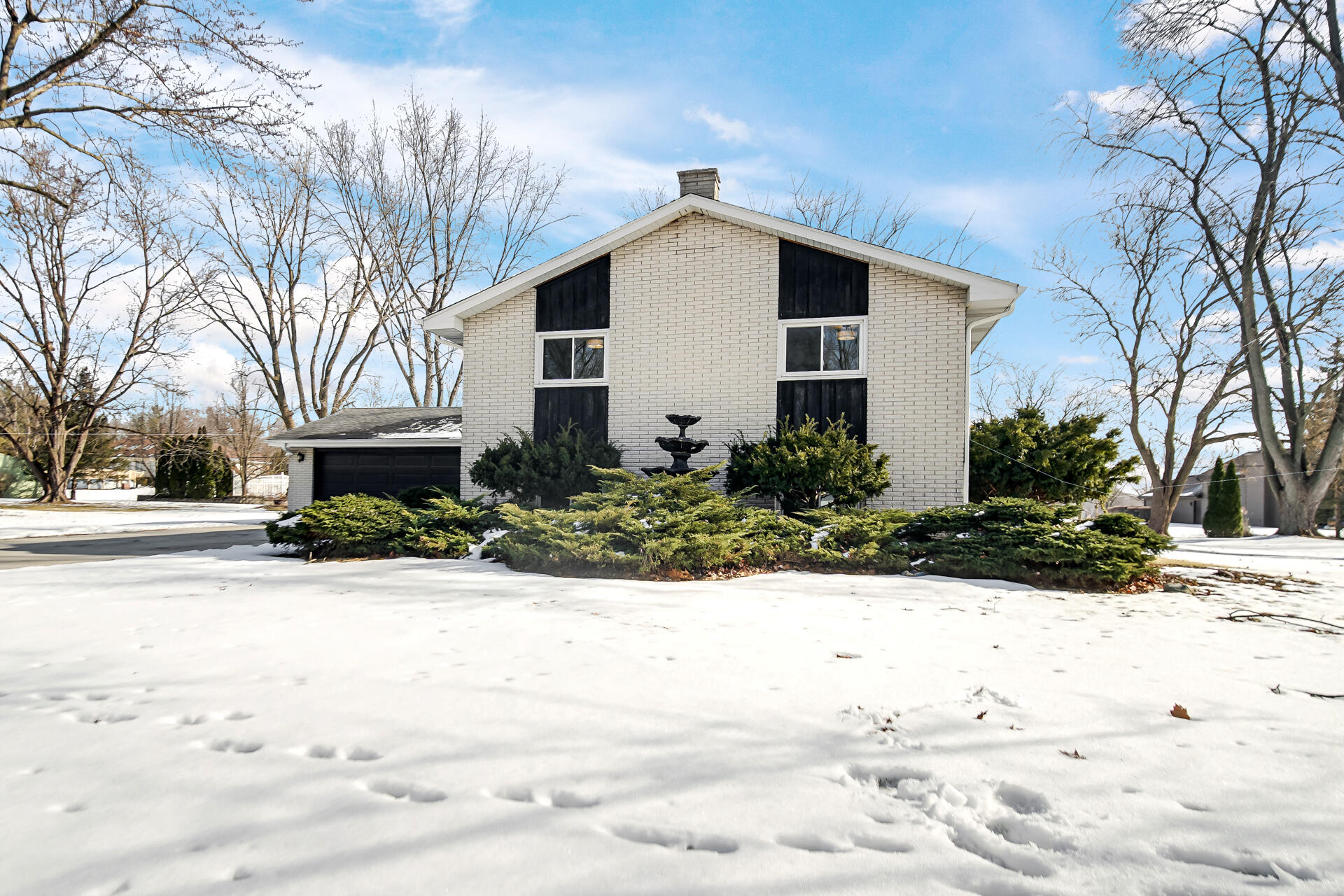 9351 Northcote Avenue