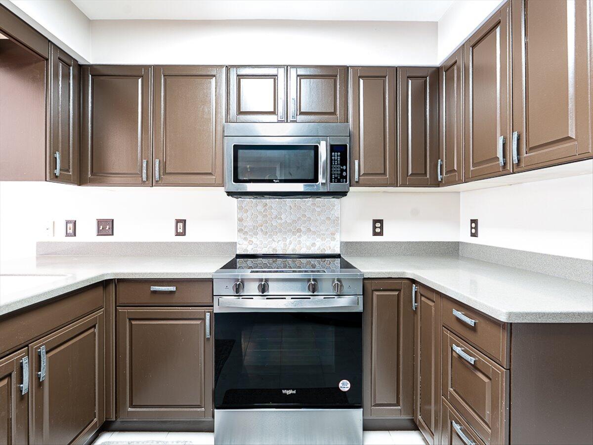 239 Carnoustie Court