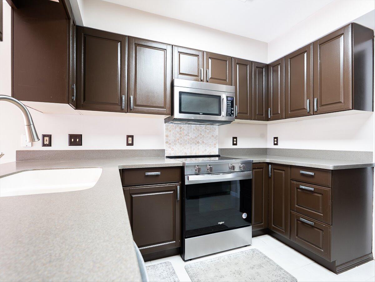 239 Carnoustie Court