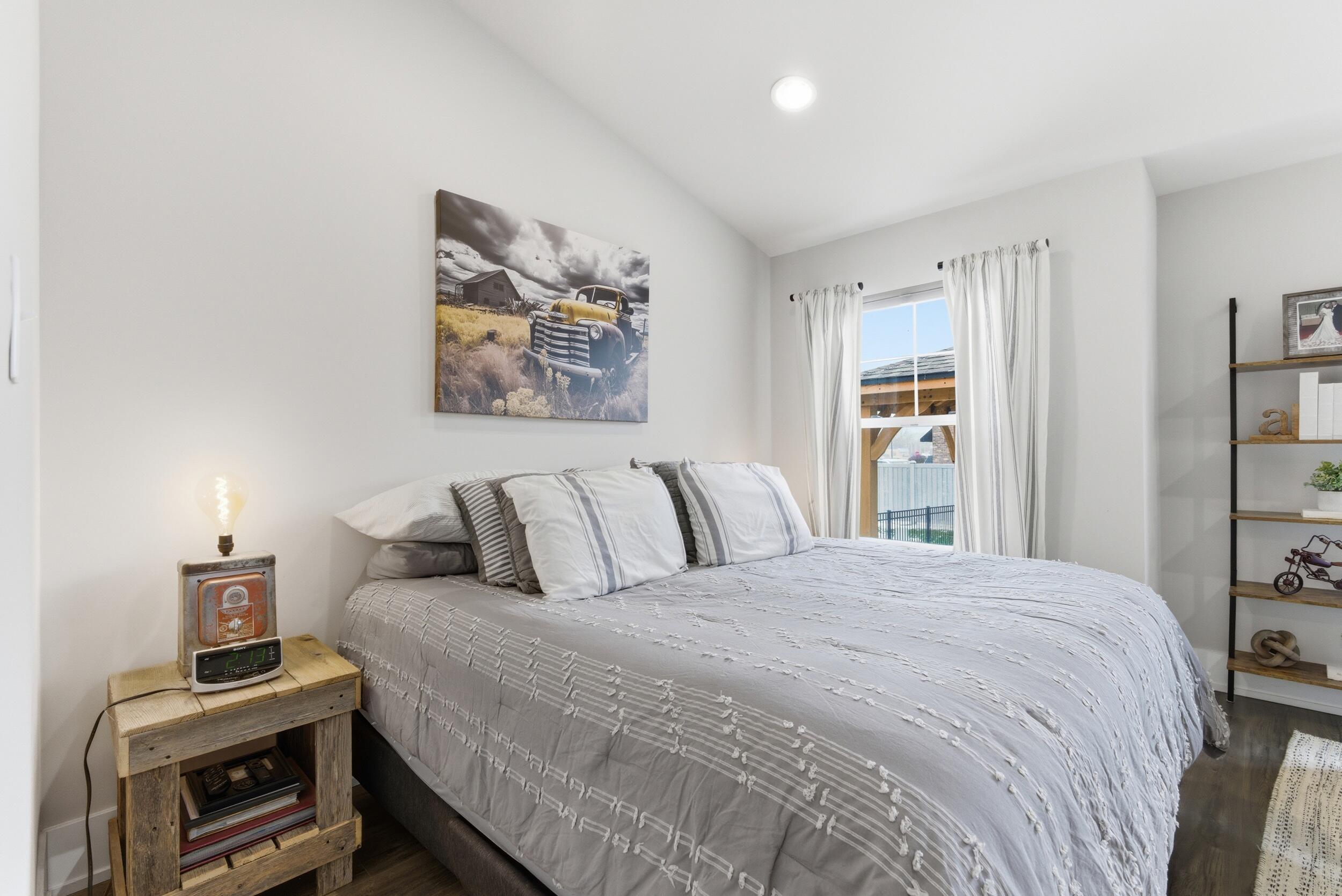 10870 Scarlet Oak