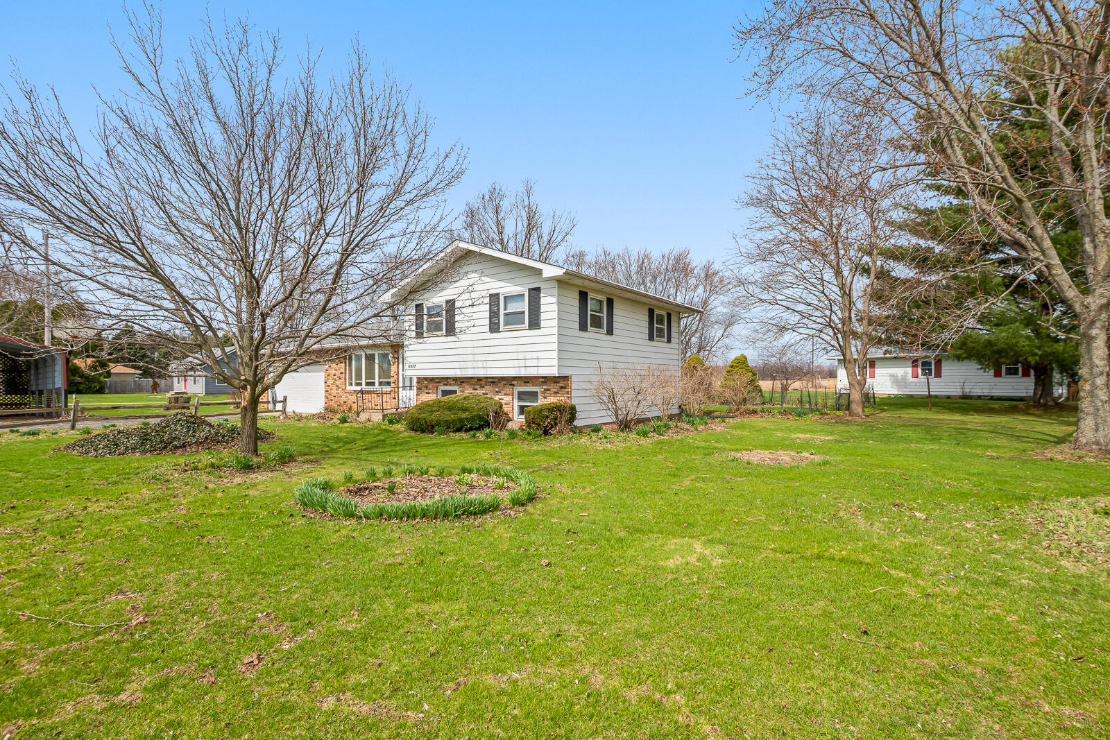 8977 E Chicago Trail