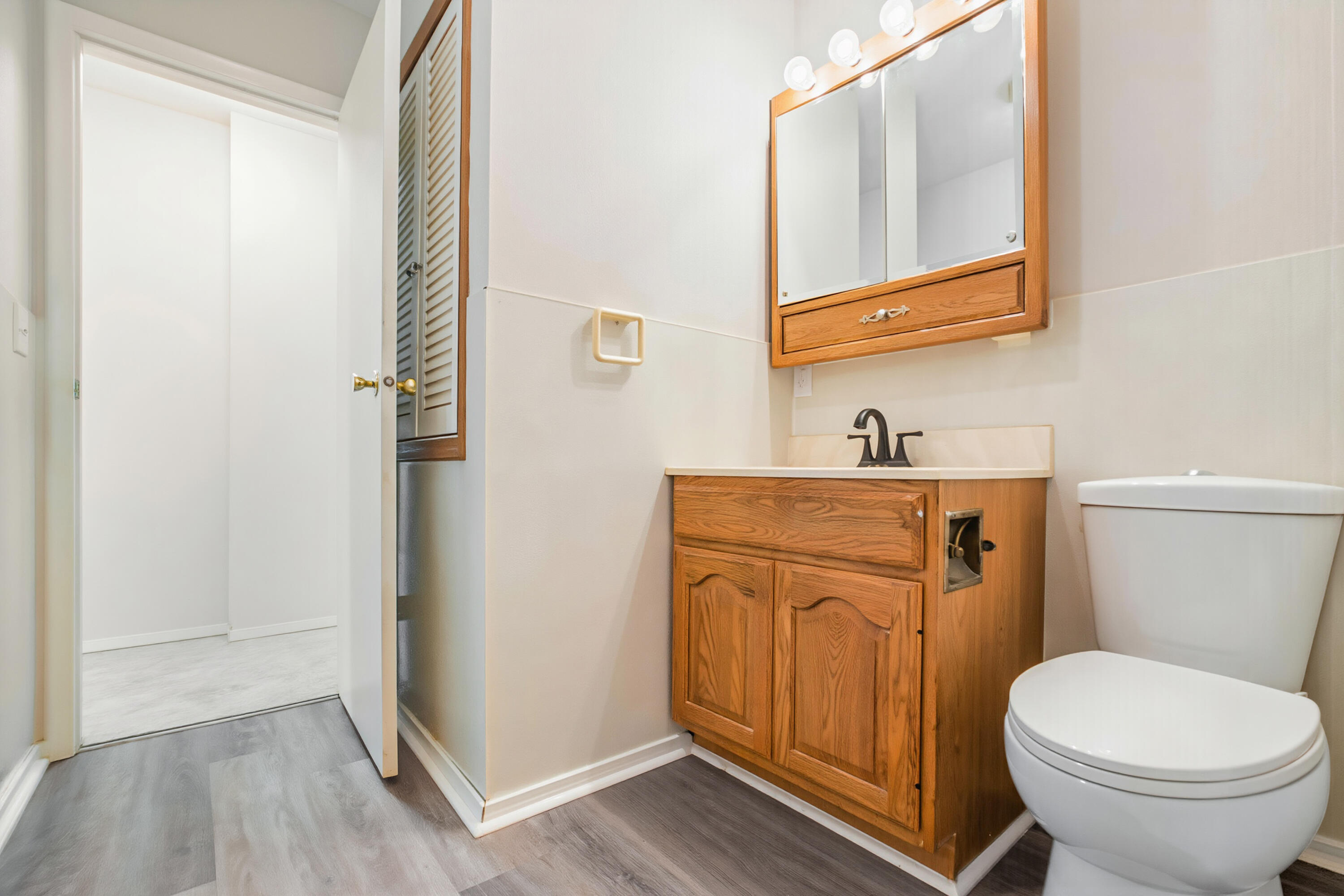 8977 E Chicago Trail