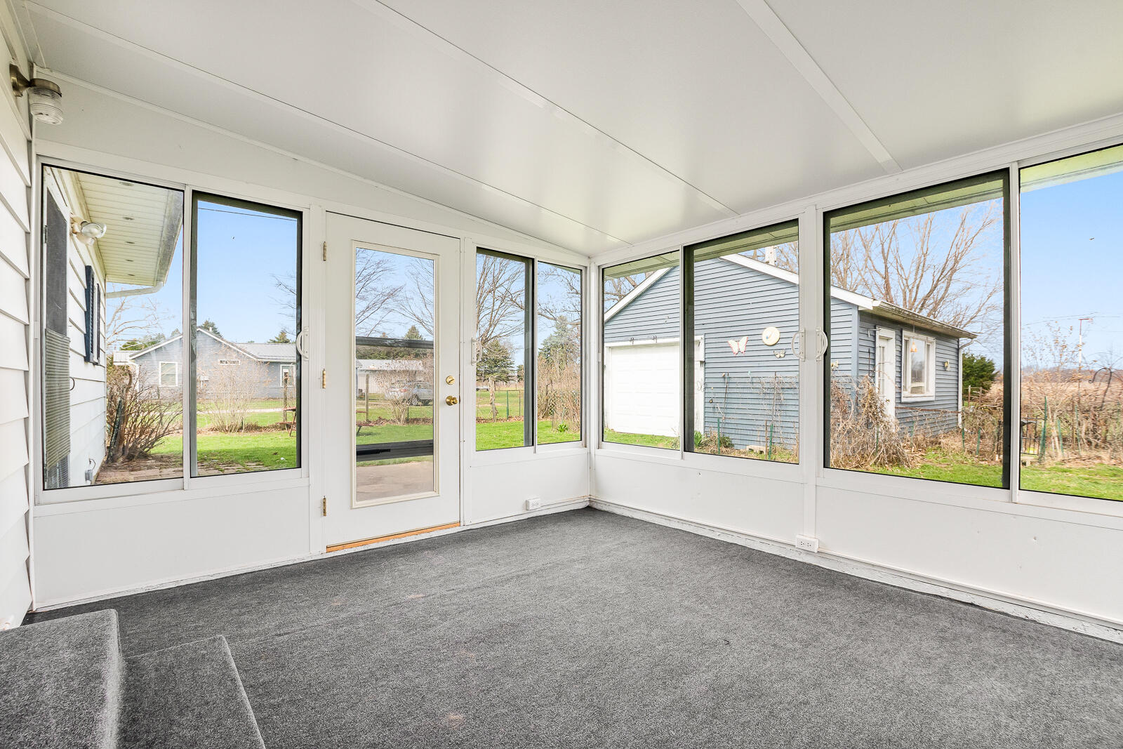 8977 E Chicago Trail