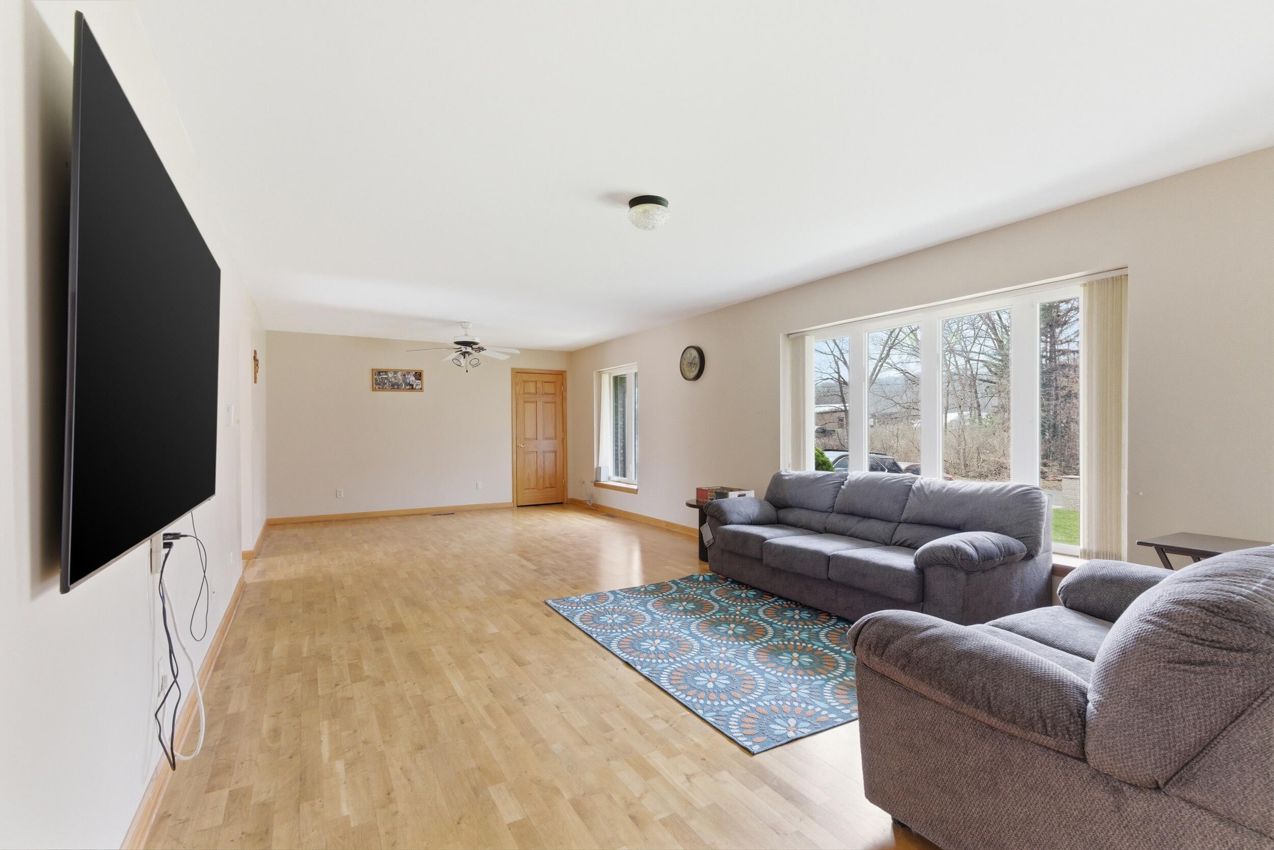 1251 N Mineral Springs Road