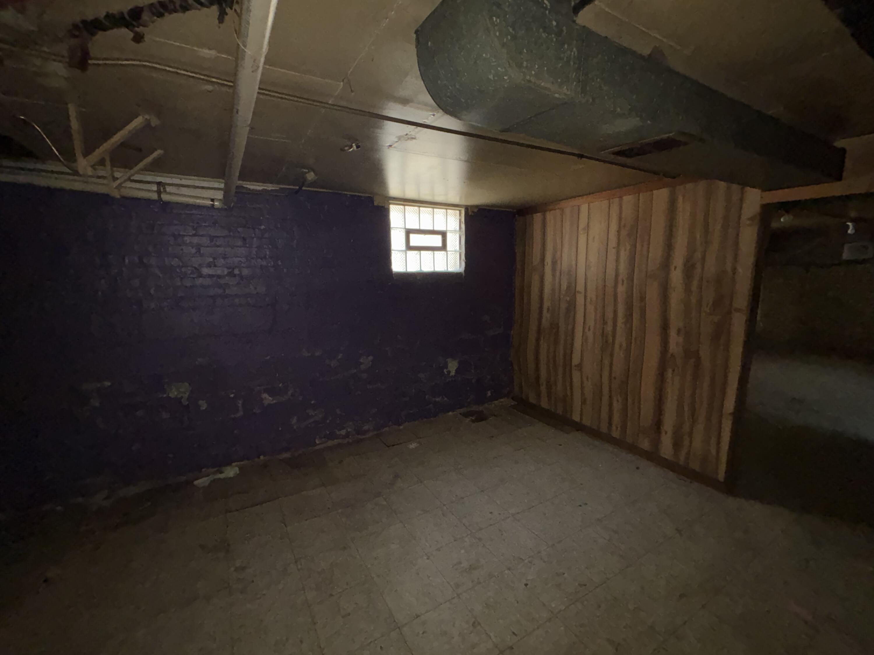 128 W 41st Avenue