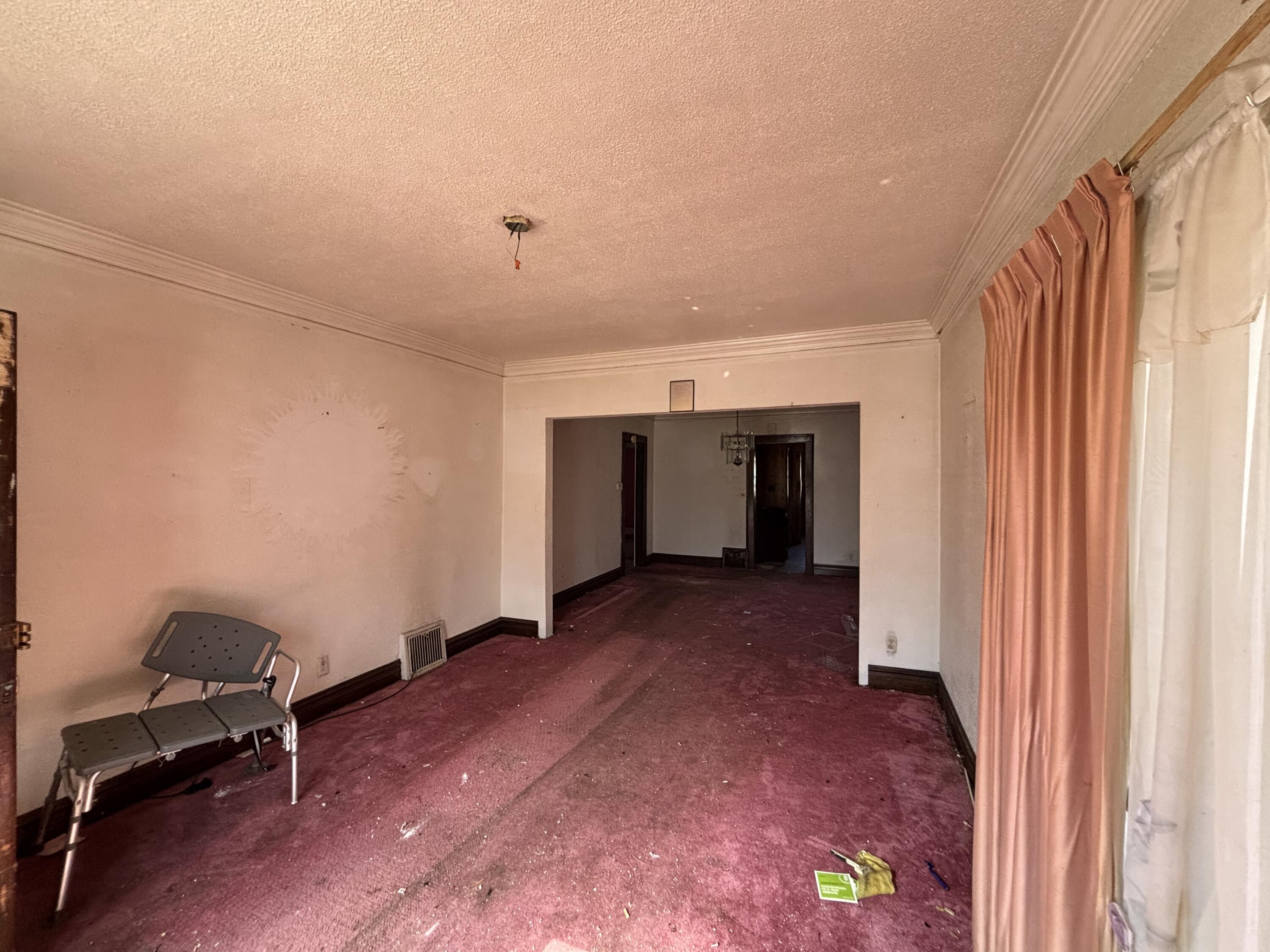 128 W 41st Avenue