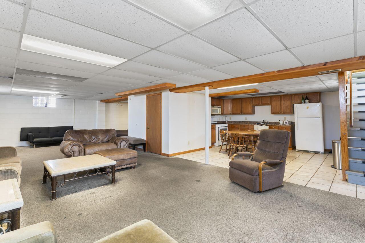 2923 Jewett Avenue