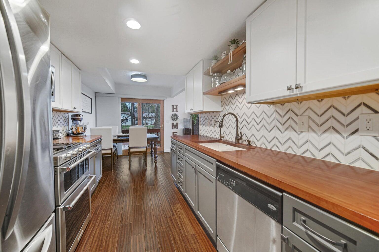 607 Weatherwood Lane