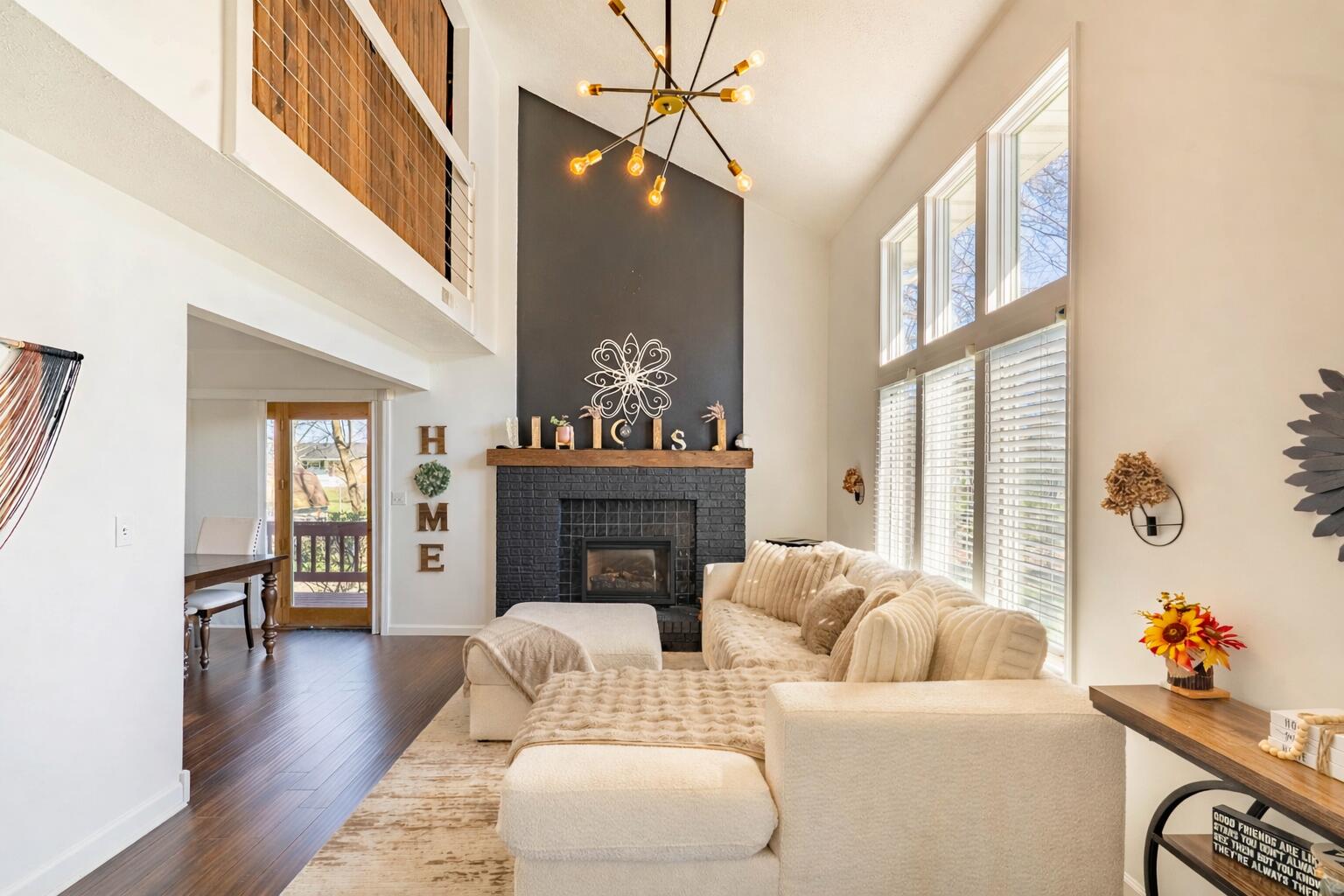 607 Weatherwood Lane