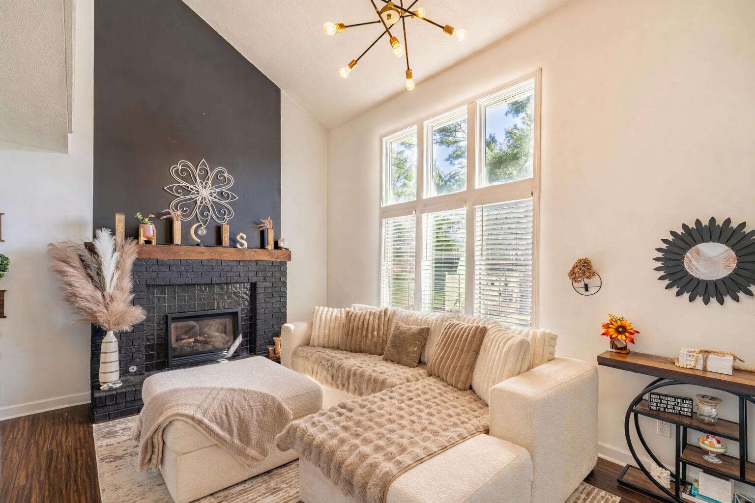 607 Weatherwood Lane