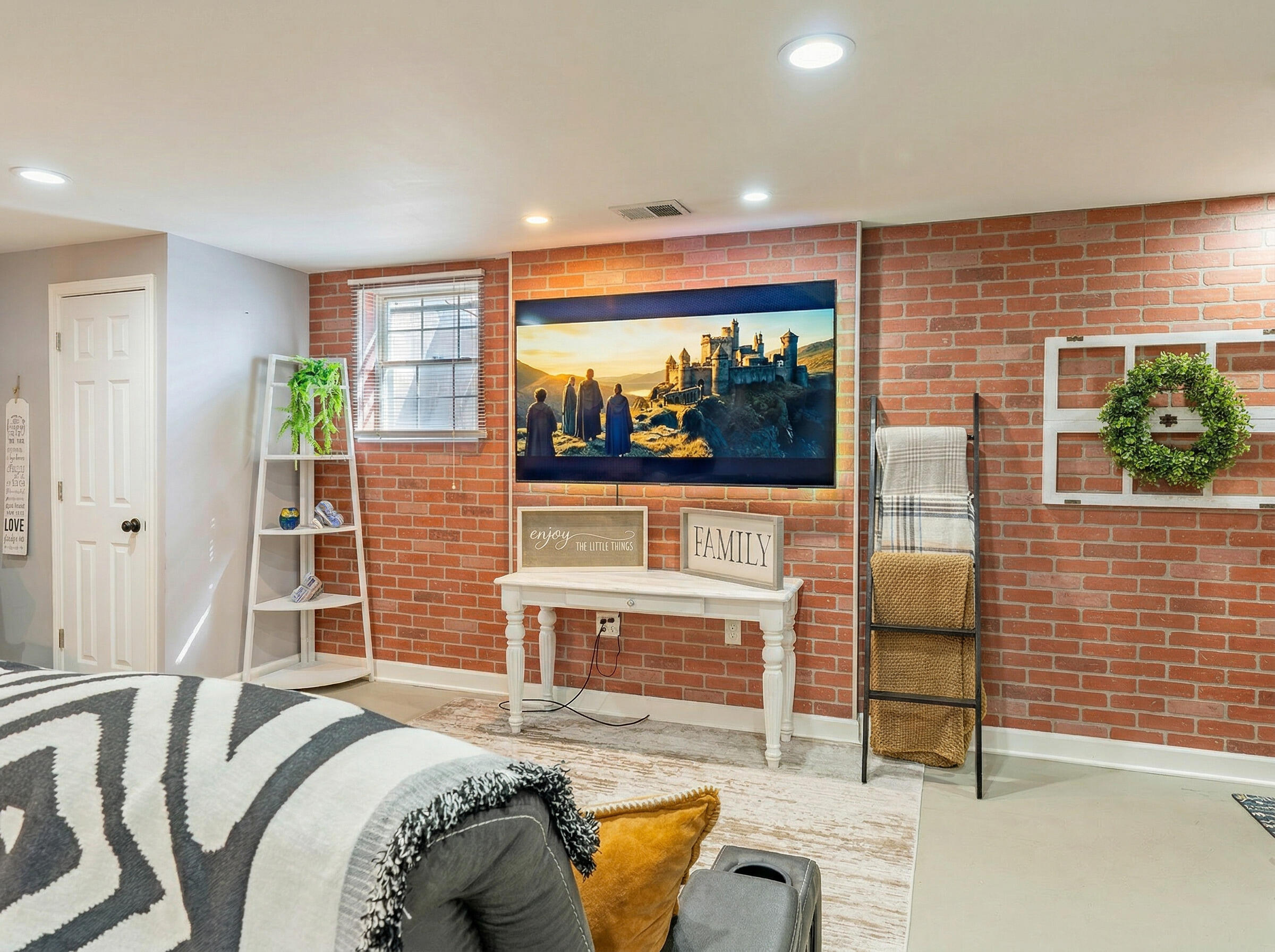 607 Weatherwood Lane