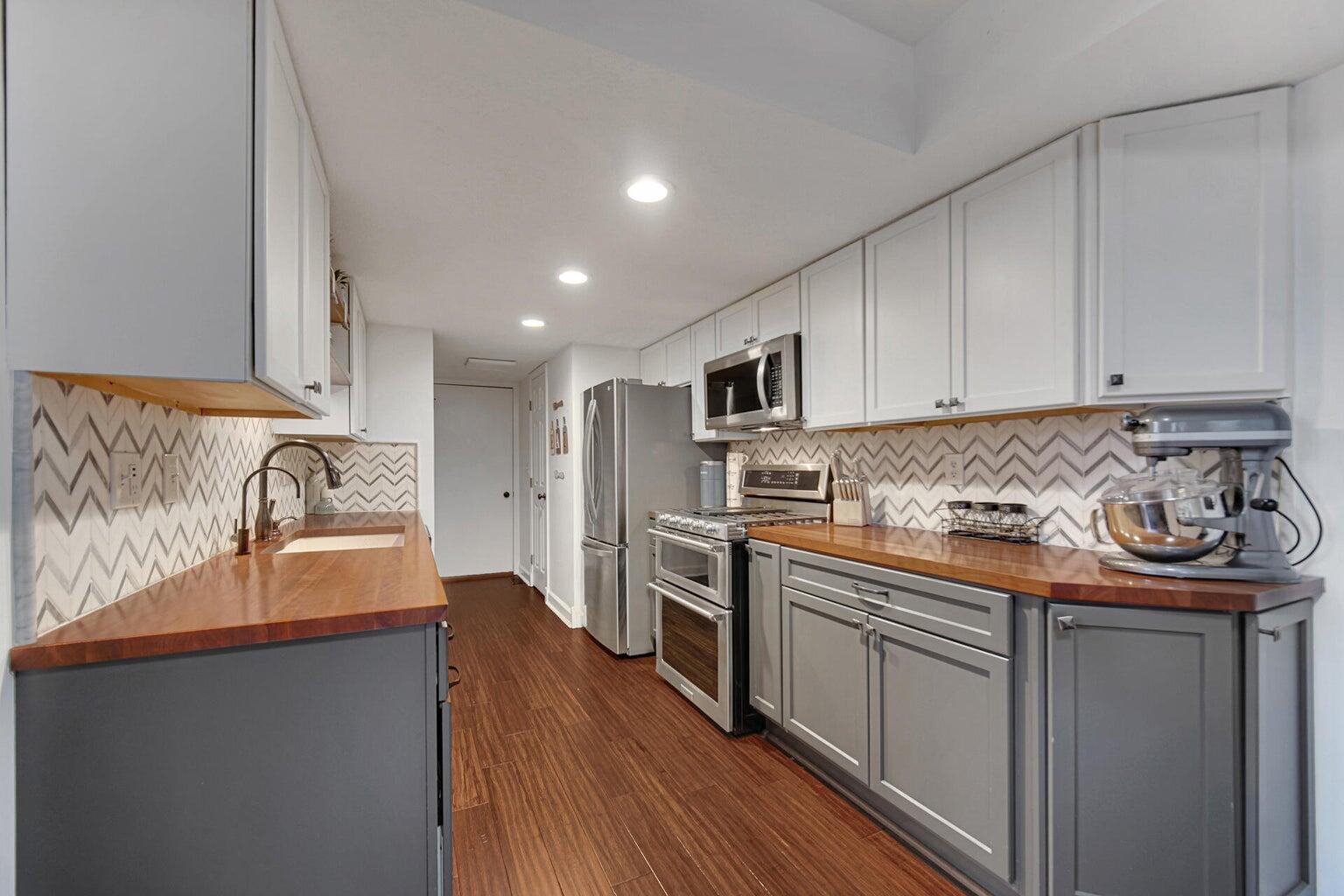 607 Weatherwood Lane