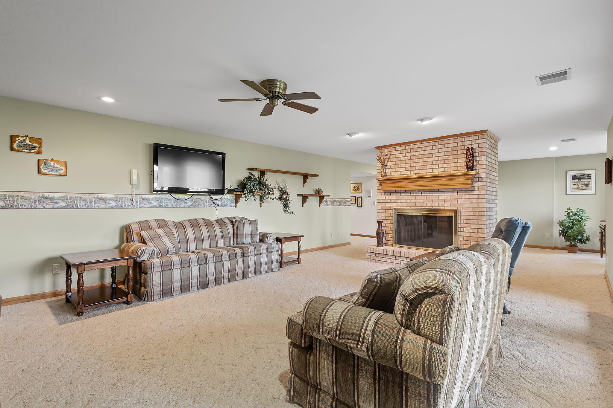 6664 Ridgeview Drive