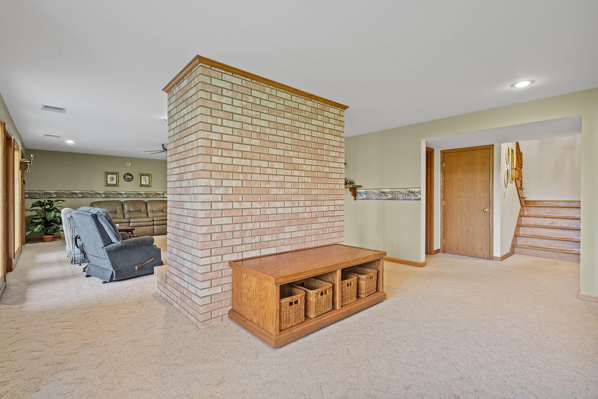 6664 Ridgeview Drive