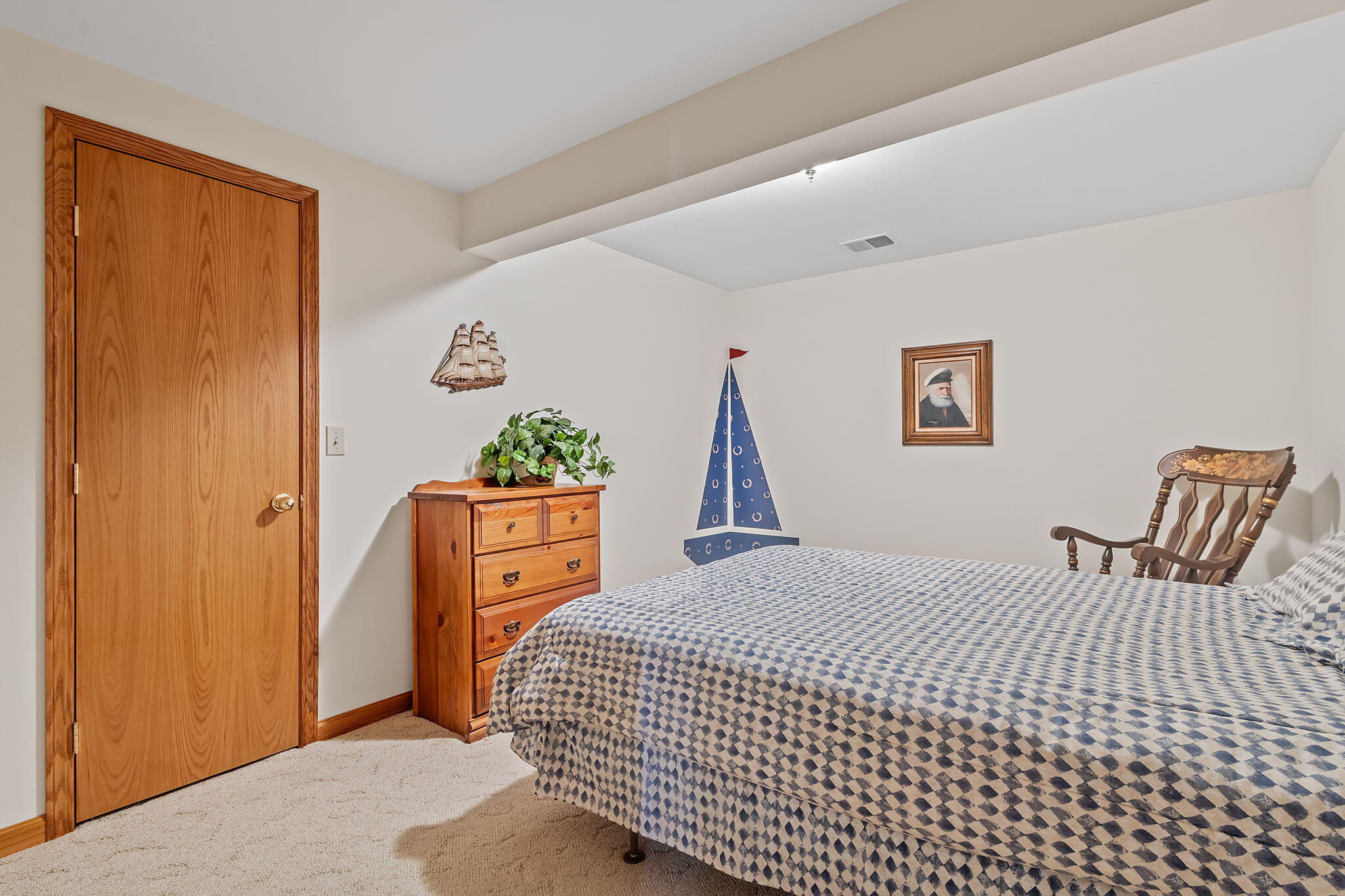 6664 Ridgeview Drive