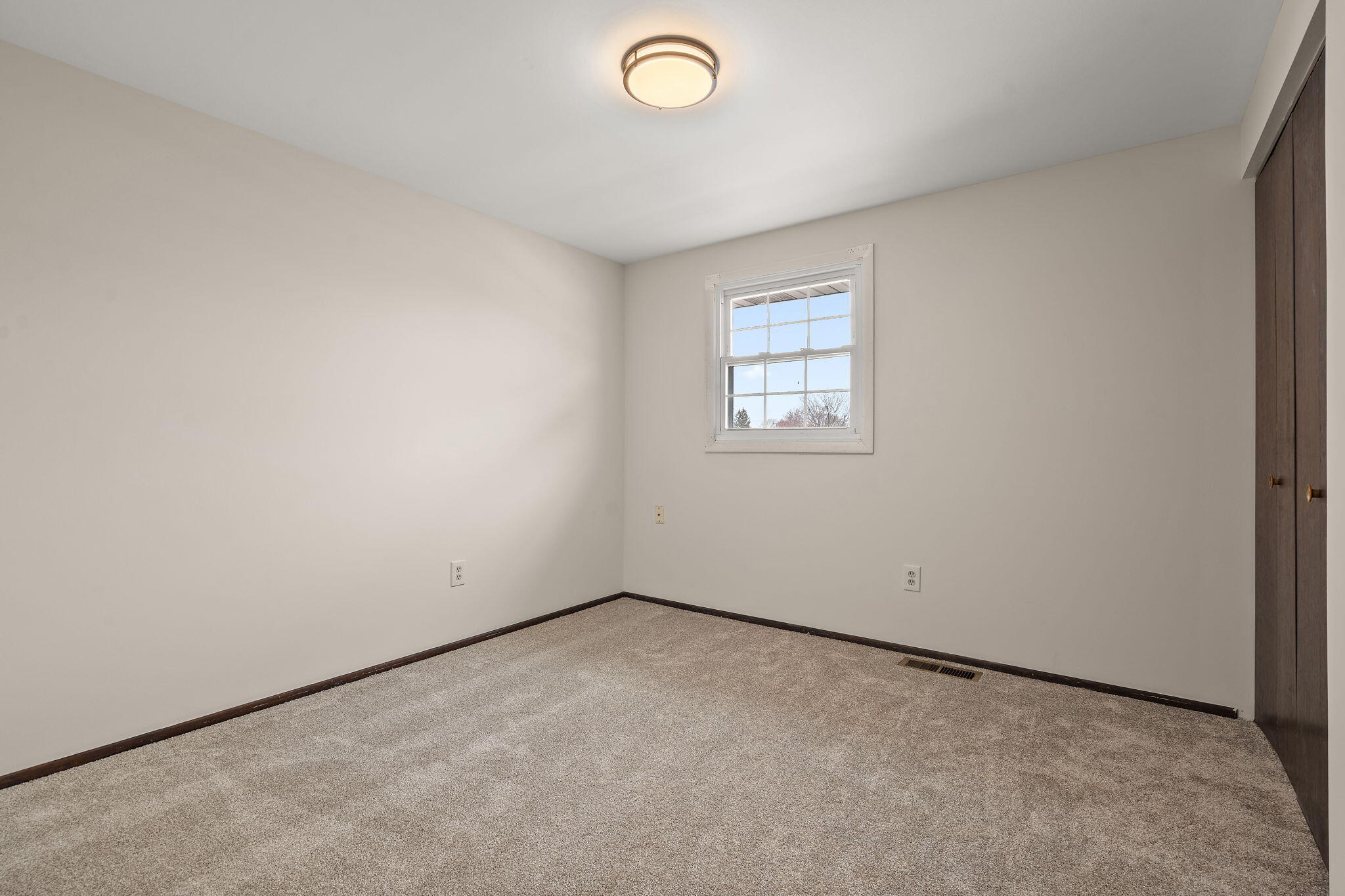 947 Iroquois Drive