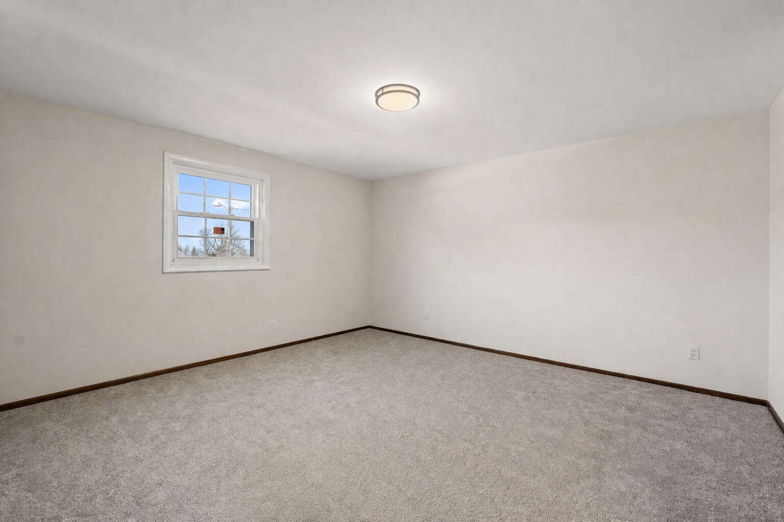 947 Iroquois Drive