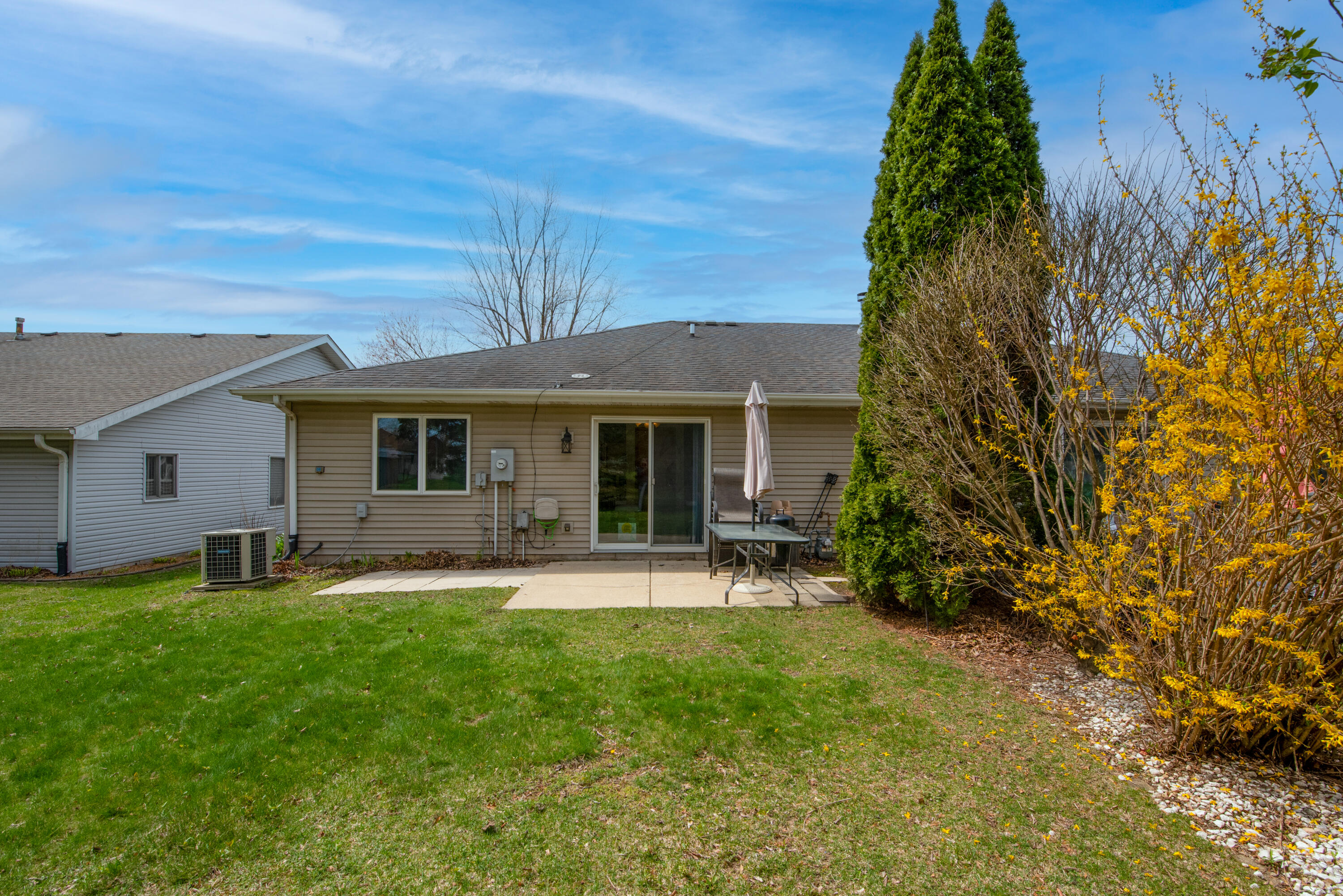 6935 Swan Lane
