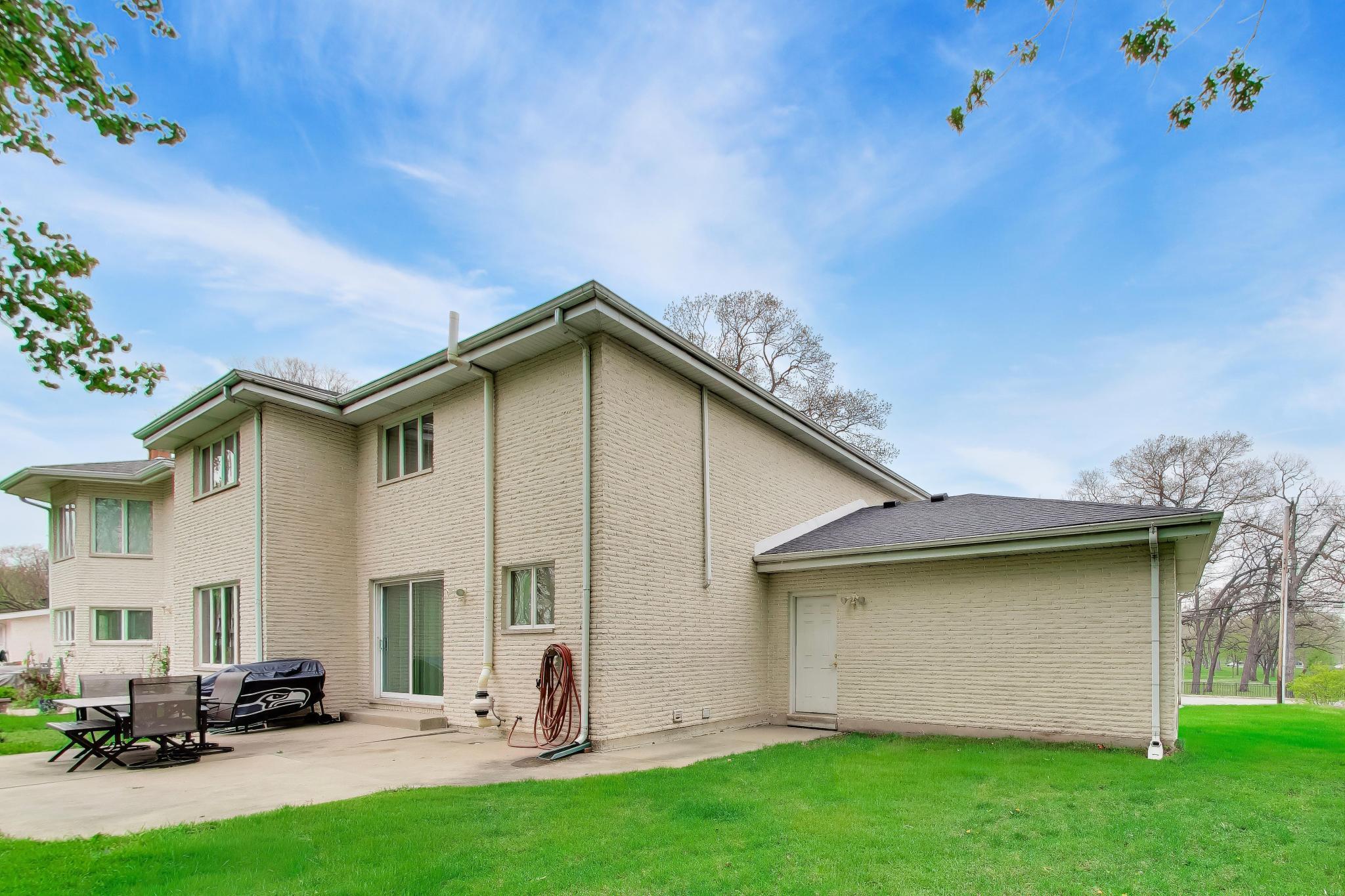 2116 Ridge Road