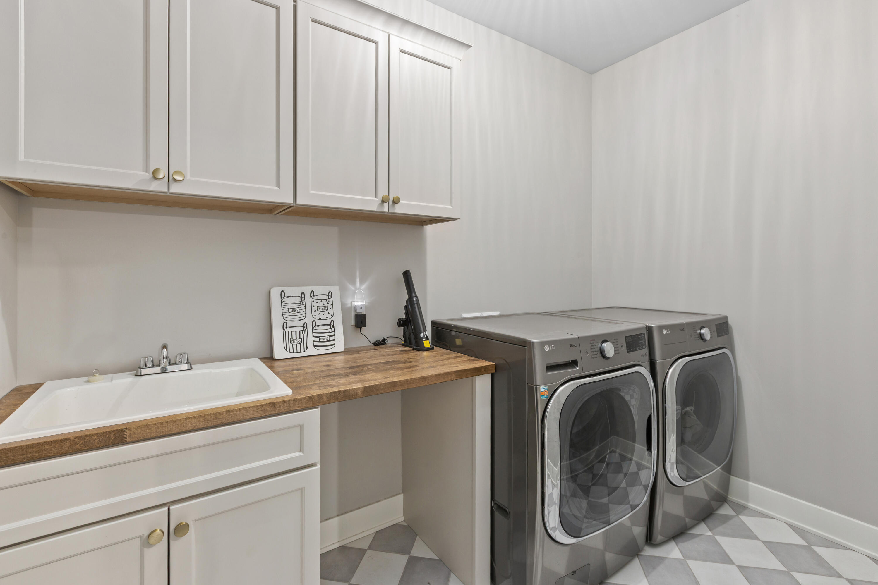 9609 Tall Grass Trail