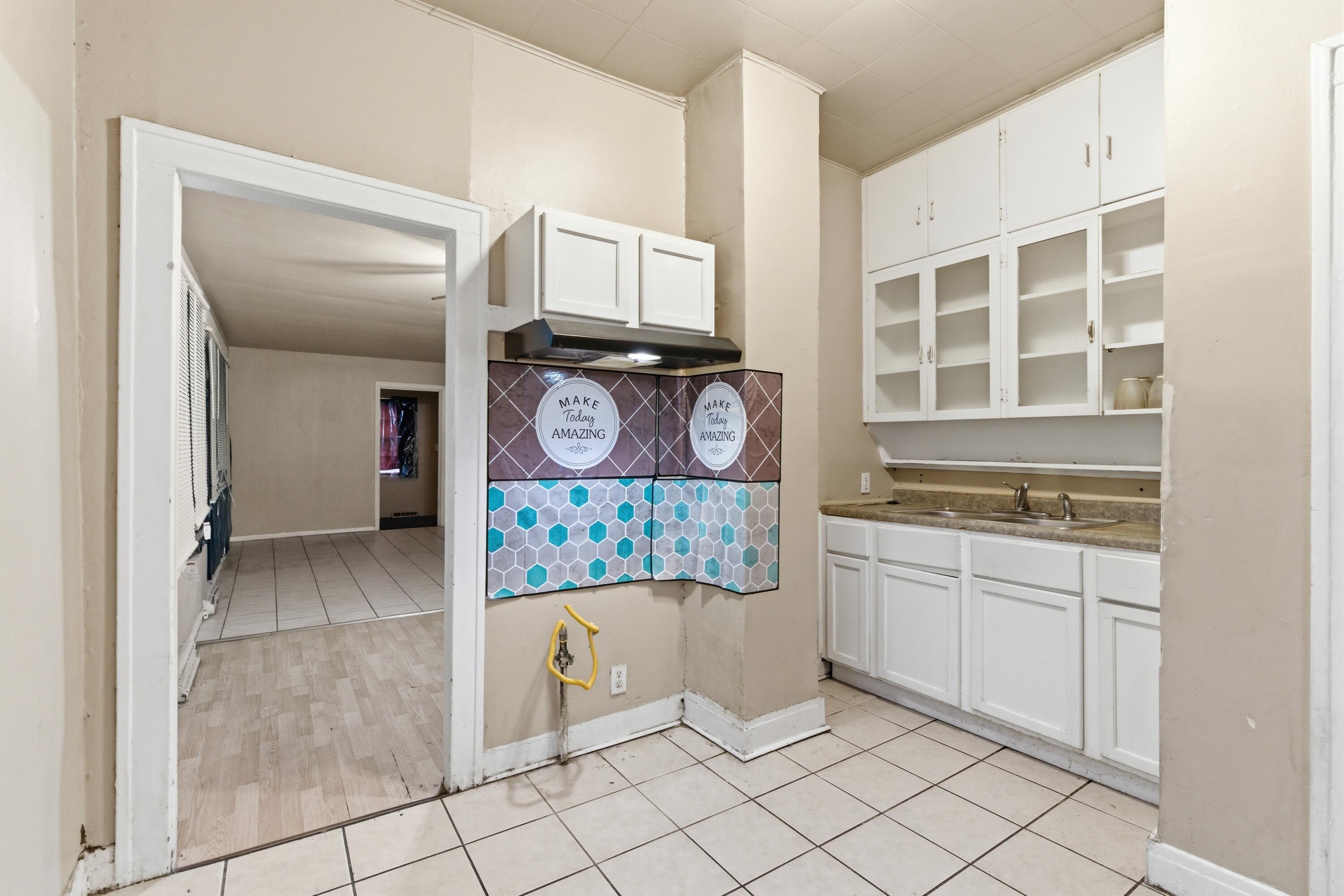 3643 Carolina Street