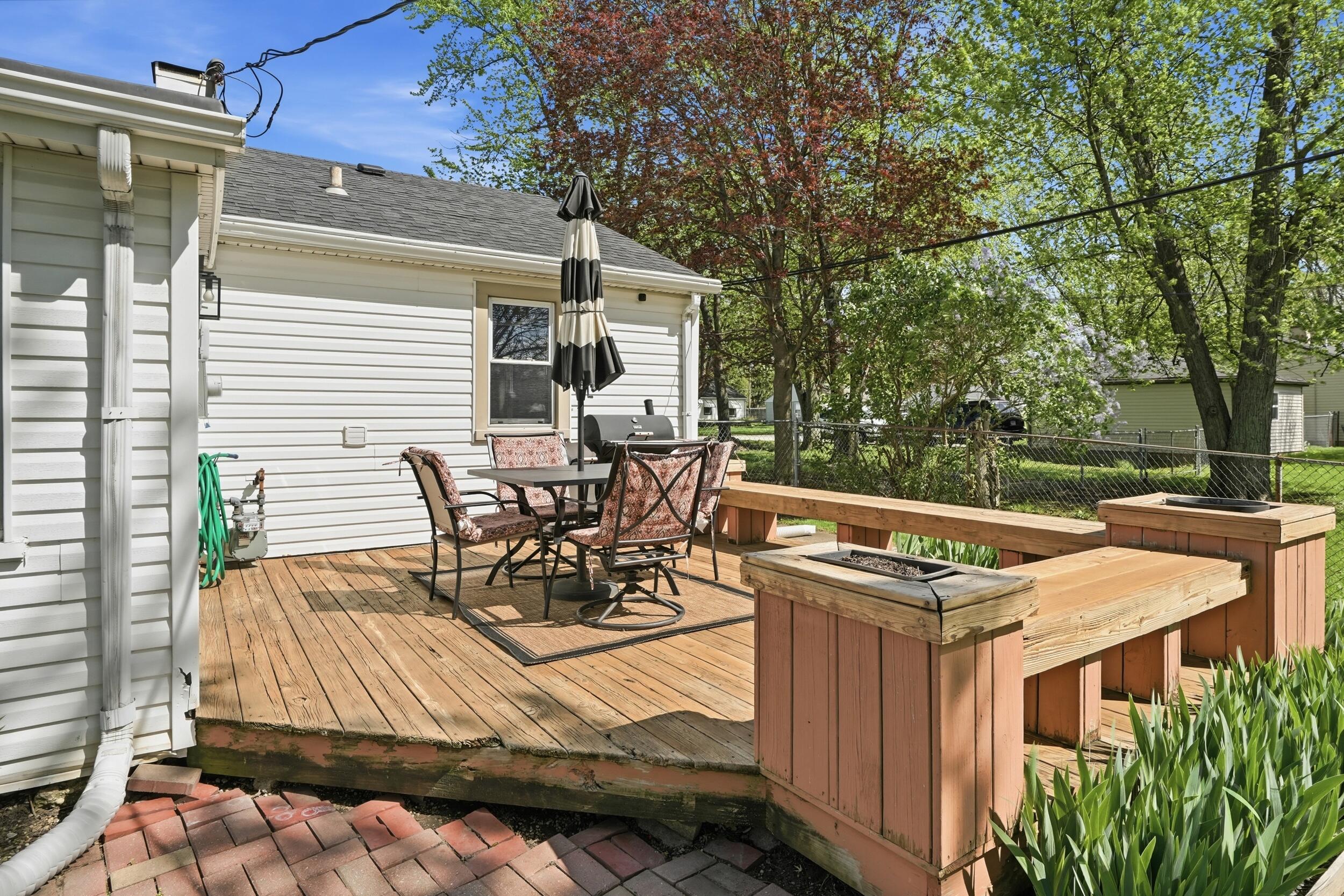 8236 Ellsworth Place