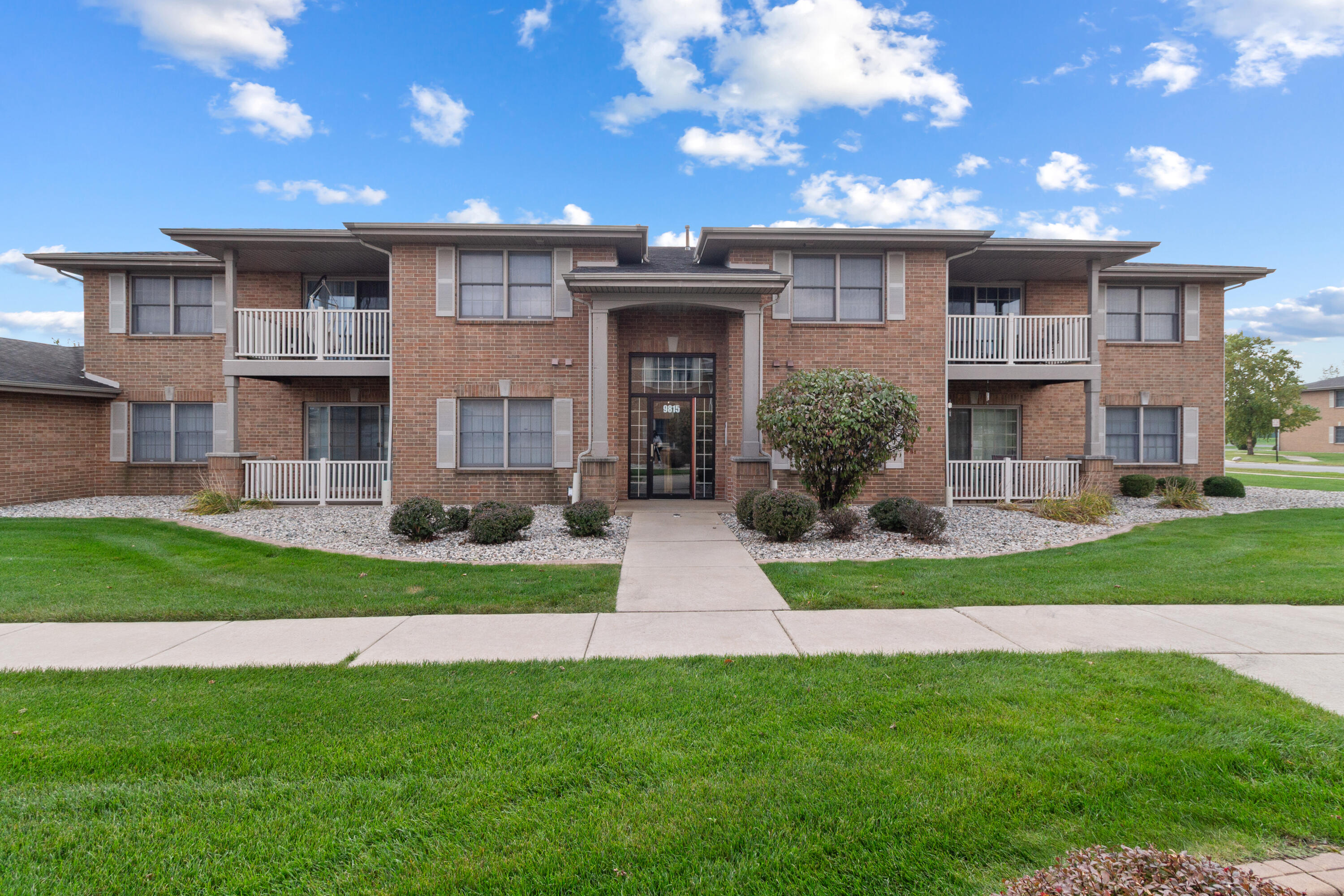 9815 Wildwood Court Unit: 2c