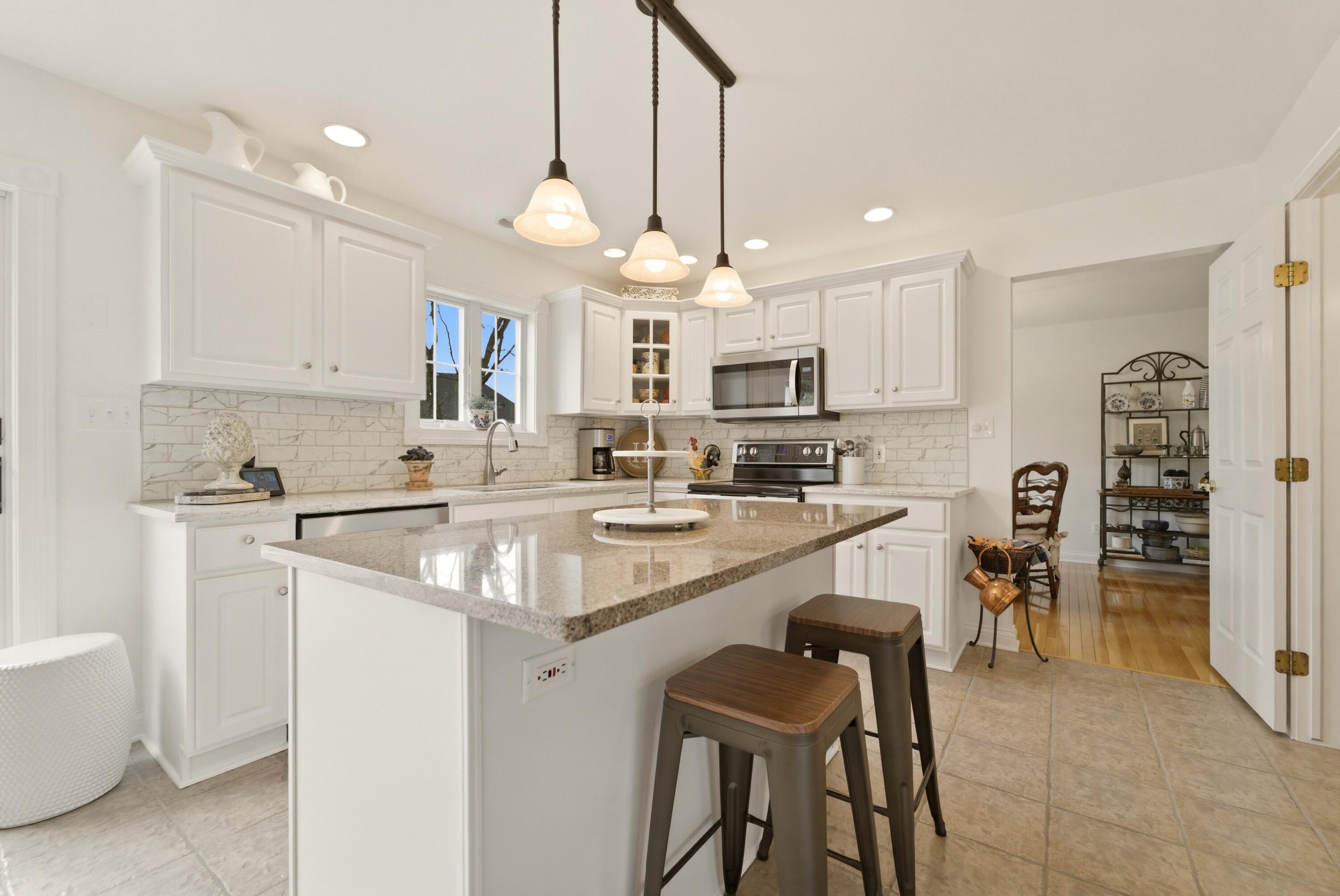 1205 Waterside Lane