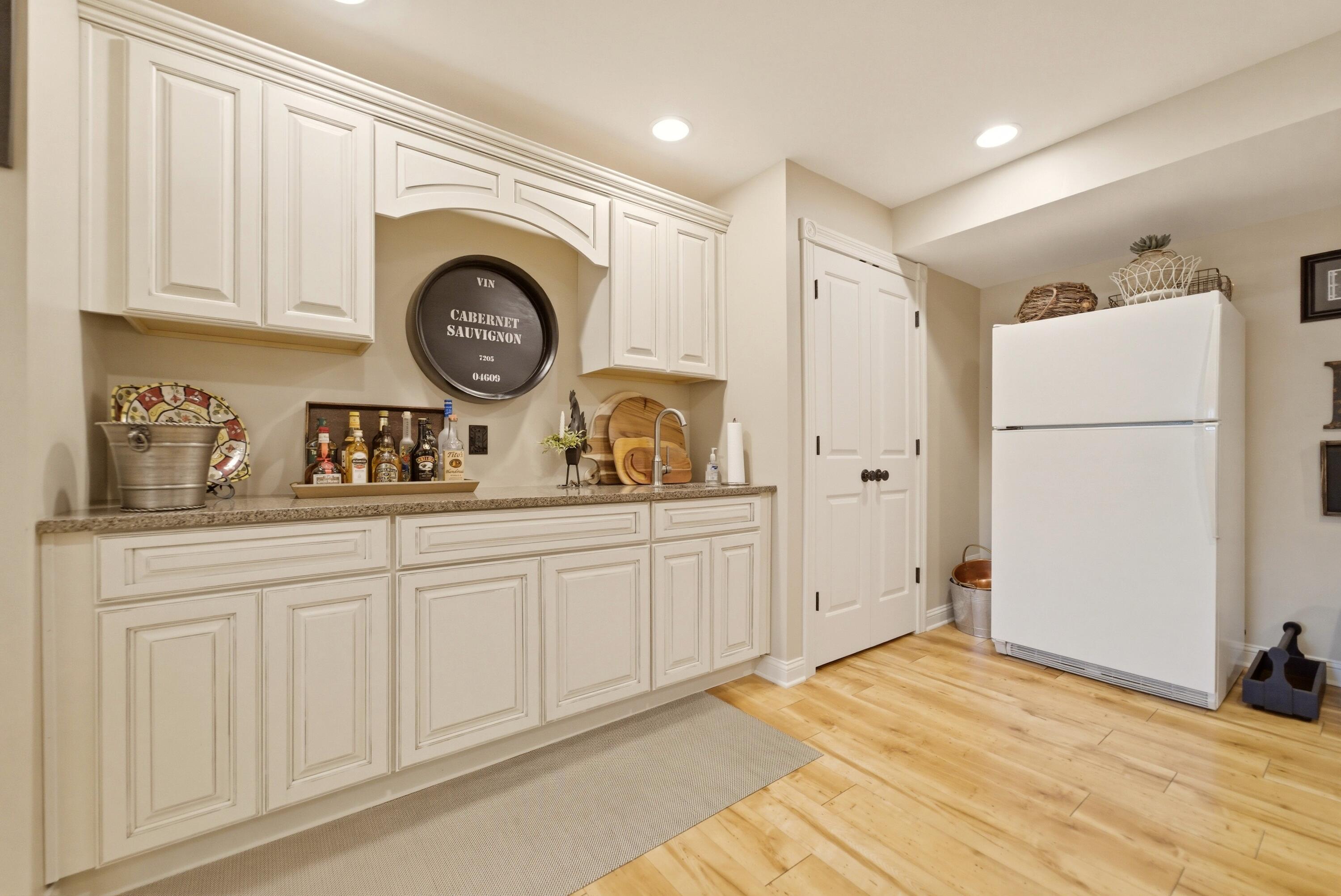 1205 Waterside Lane