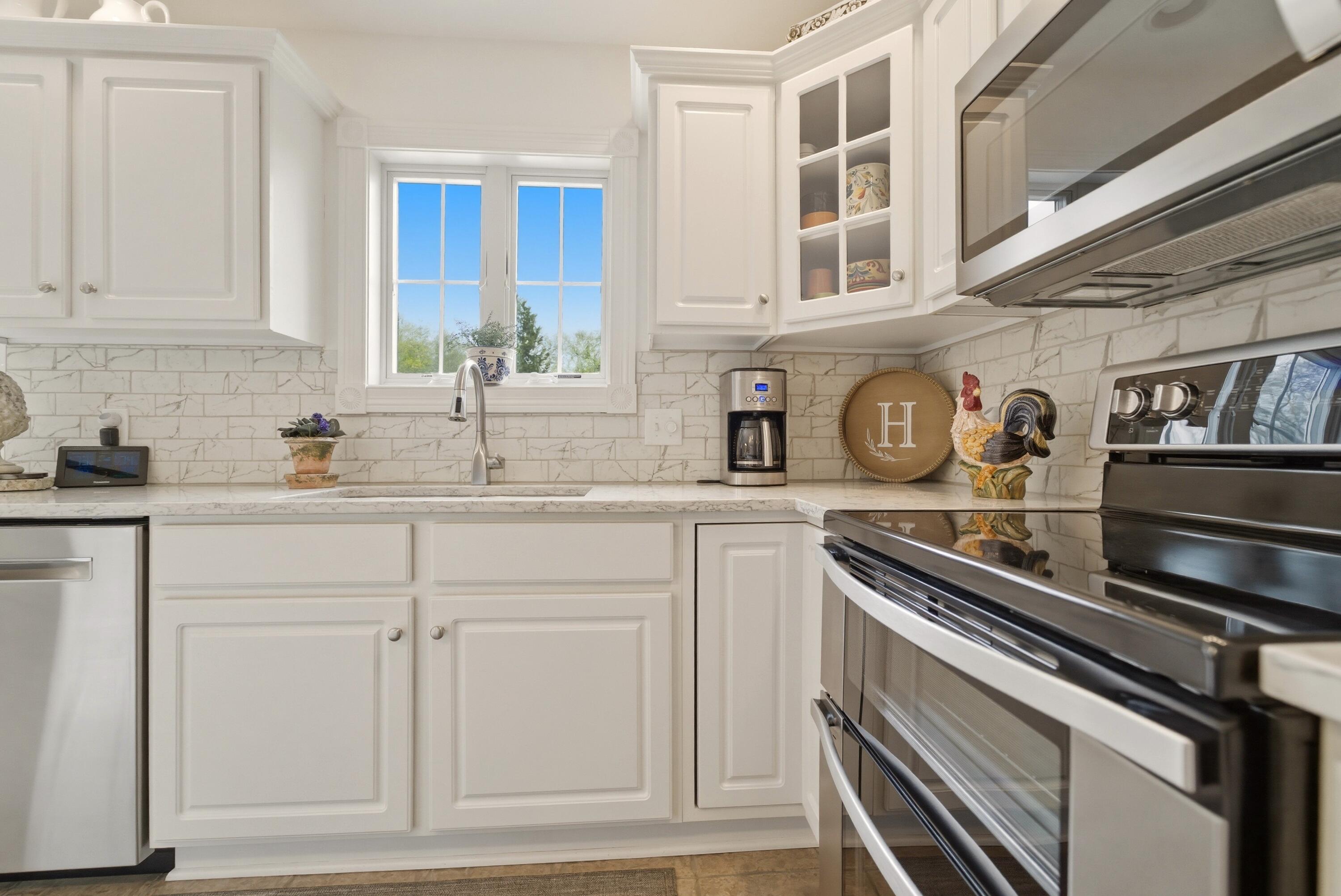1205 Waterside Lane