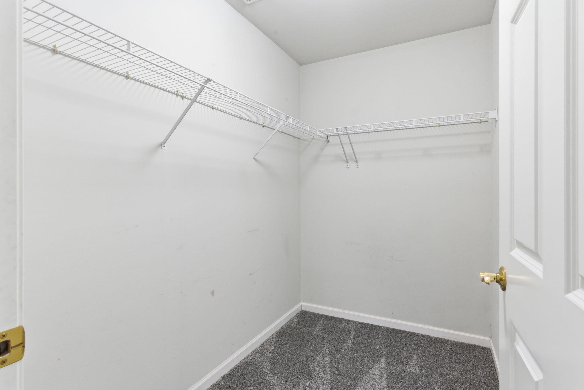 607 Cambridge Court Unit: 1b