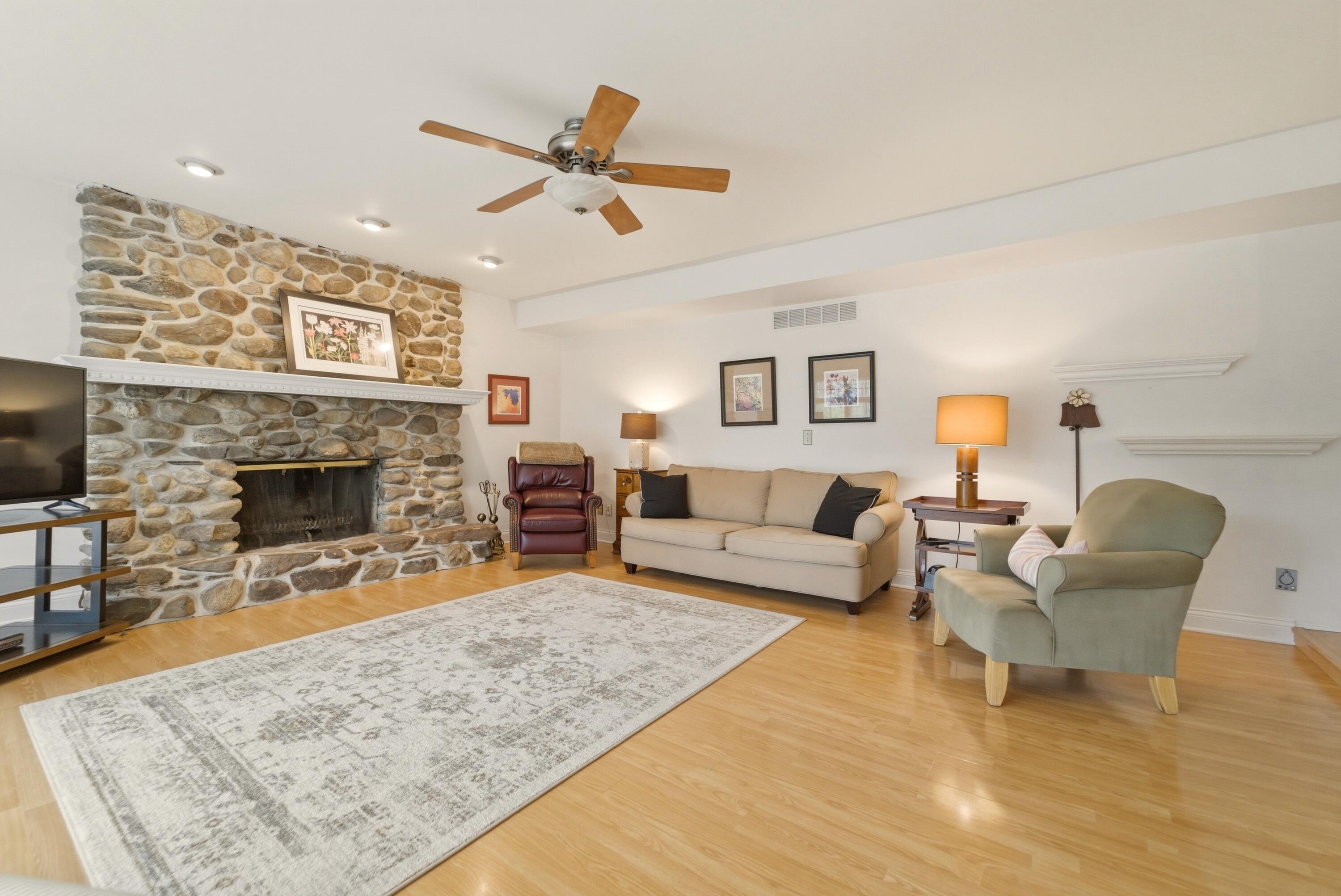 1029 Greenview Drive