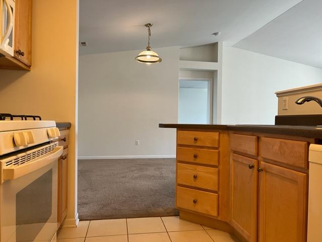 641 Cambridge Court Unit: 2b