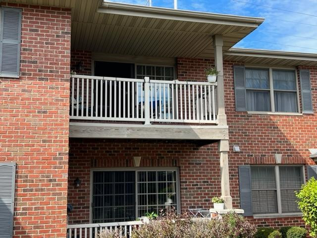 641 Cambridge Court Unit: 2b