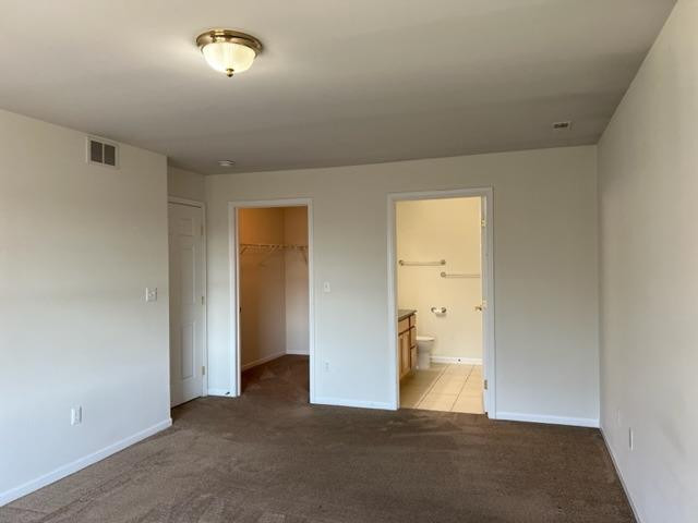 641 Cambridge Court Unit: 2b