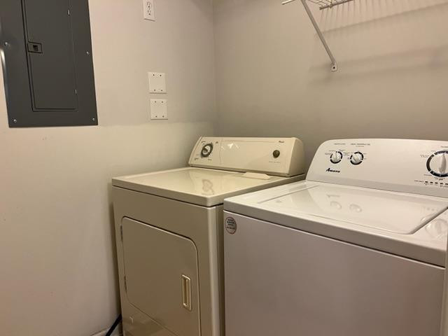 641 Cambridge Court Unit: 2b