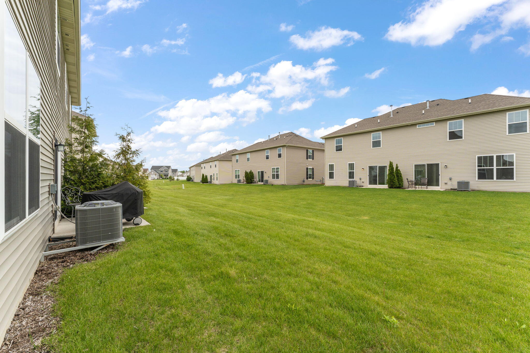 1835 E 110th Place