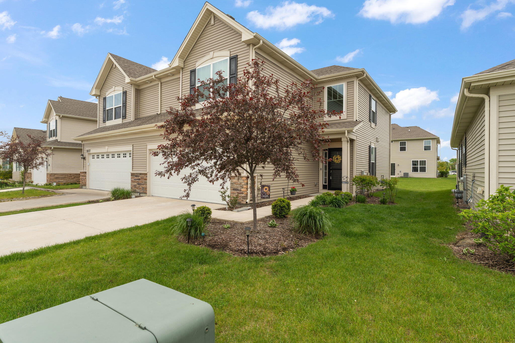 1835 E 110th Place