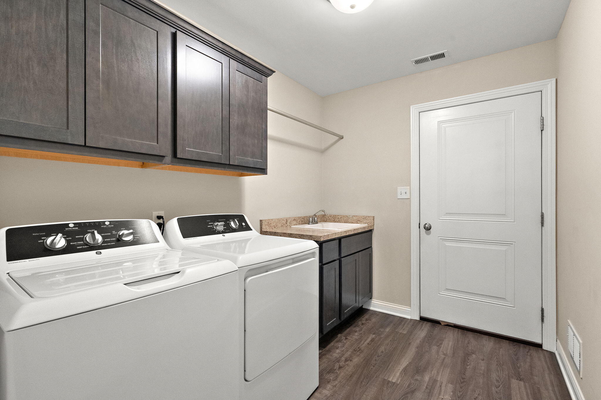 14082 Breakwater Lane