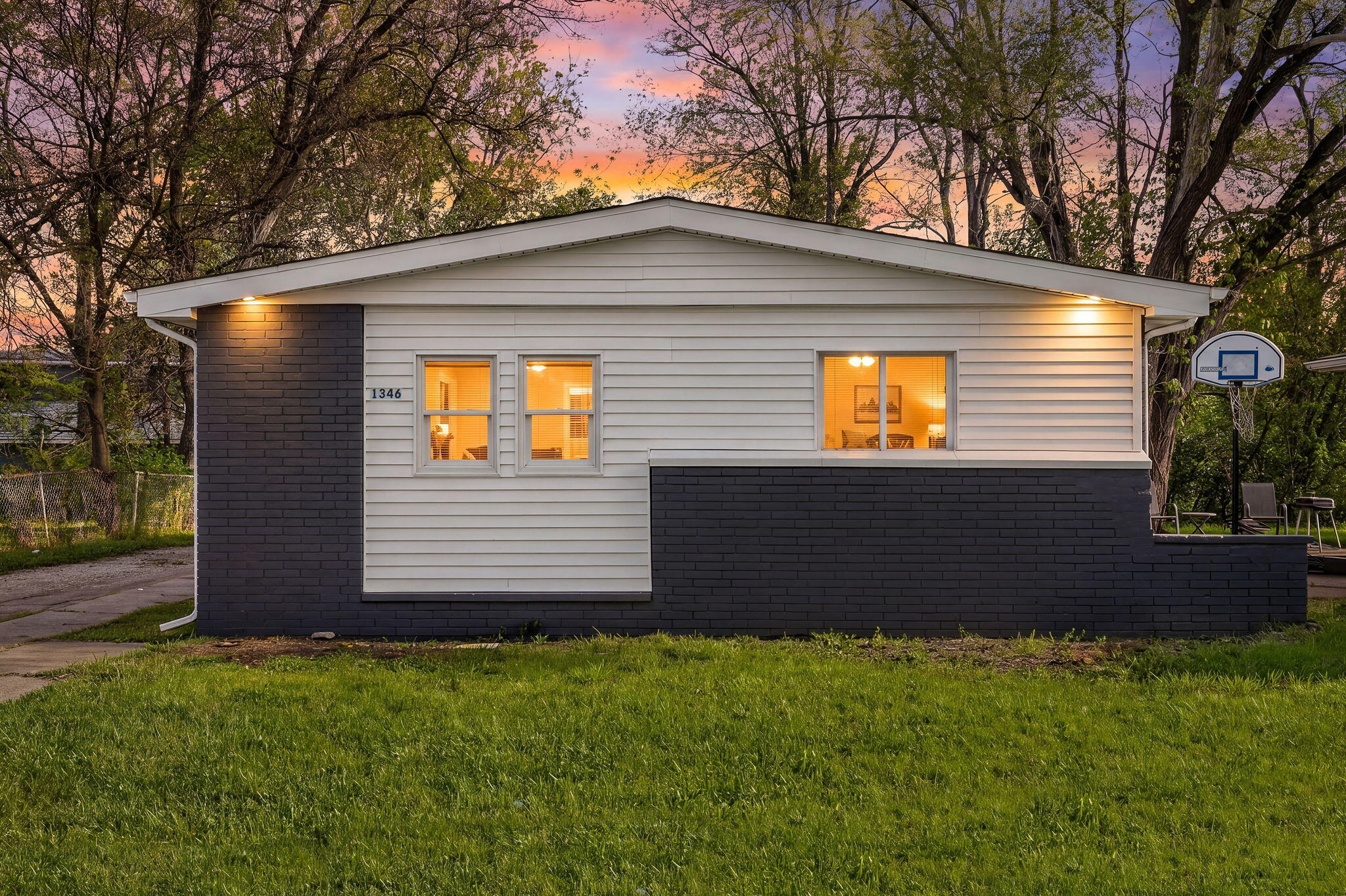 1346 E 50th Court