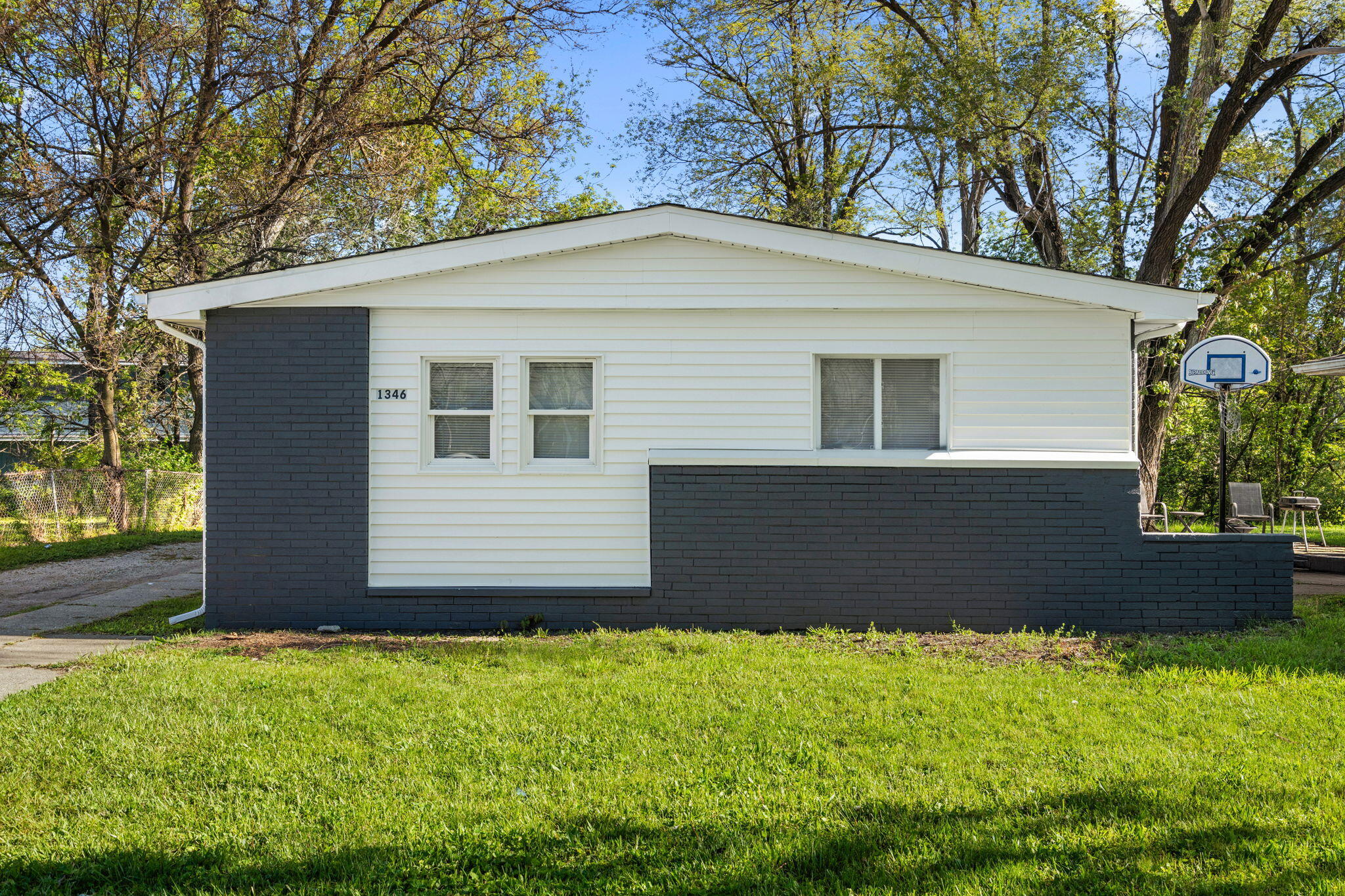1346 E 50th Court