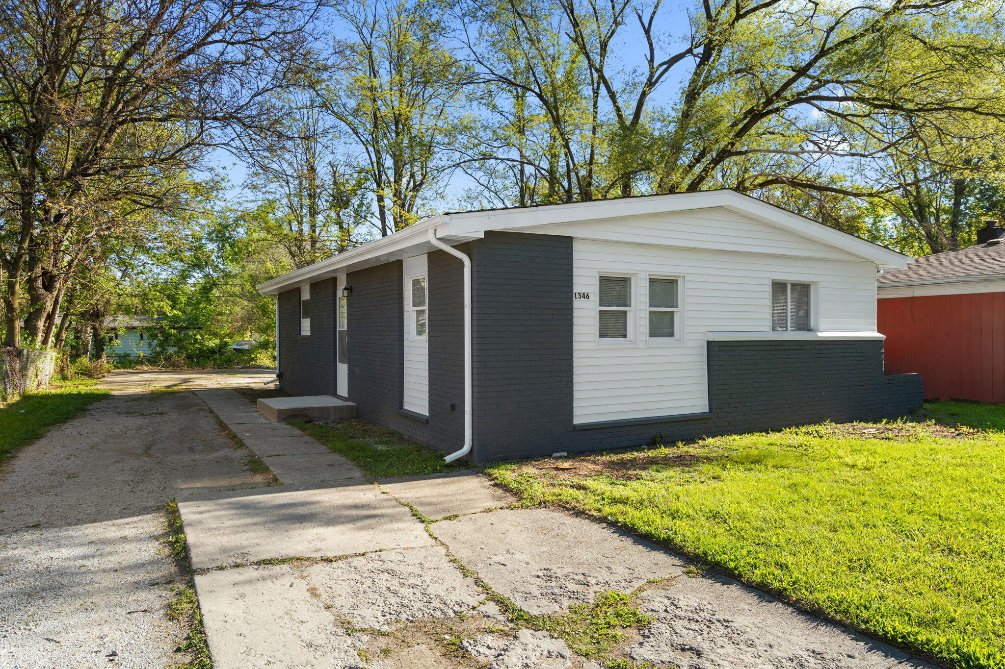 1346 E 50th Court
