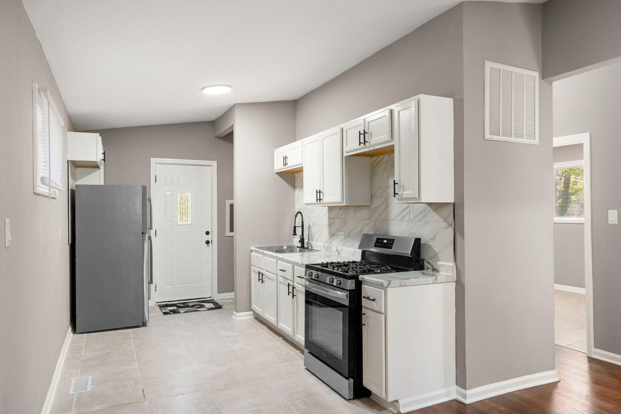 1346 E 50th Court