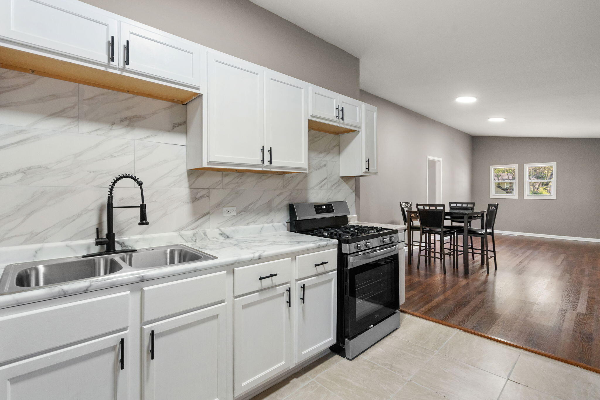 1346 E 50th Court