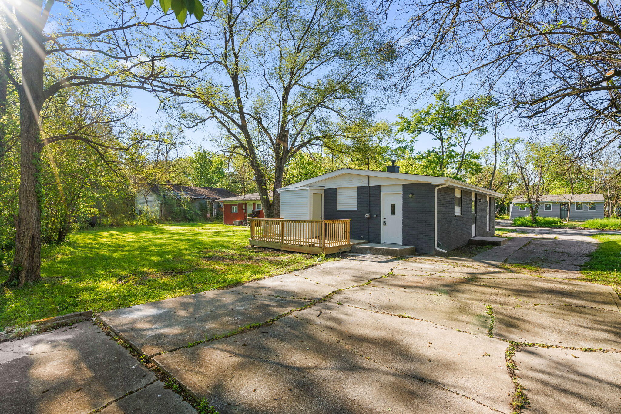 1346 E 50th Court